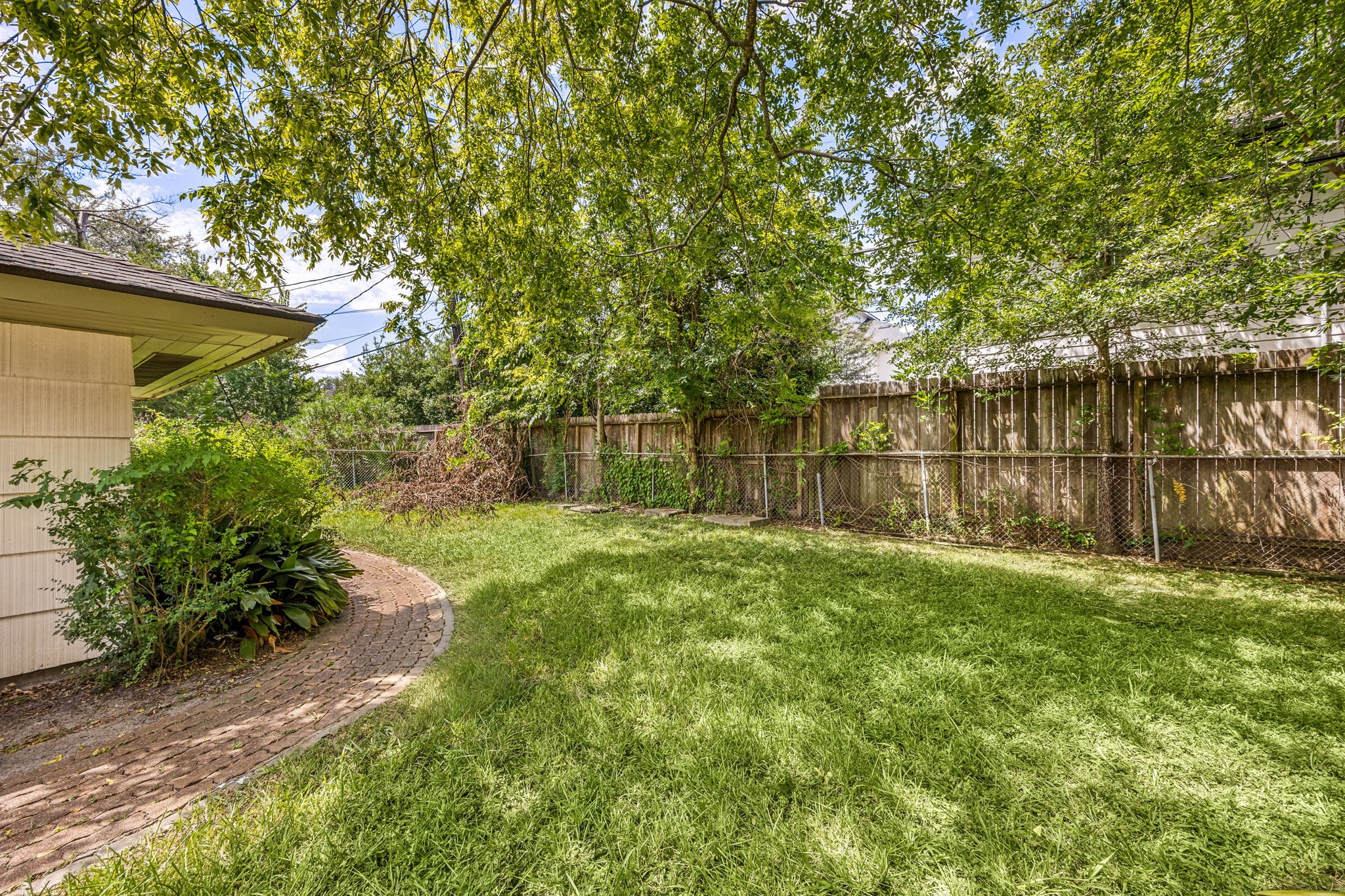 5116 Evergreen Street Property Photo 25