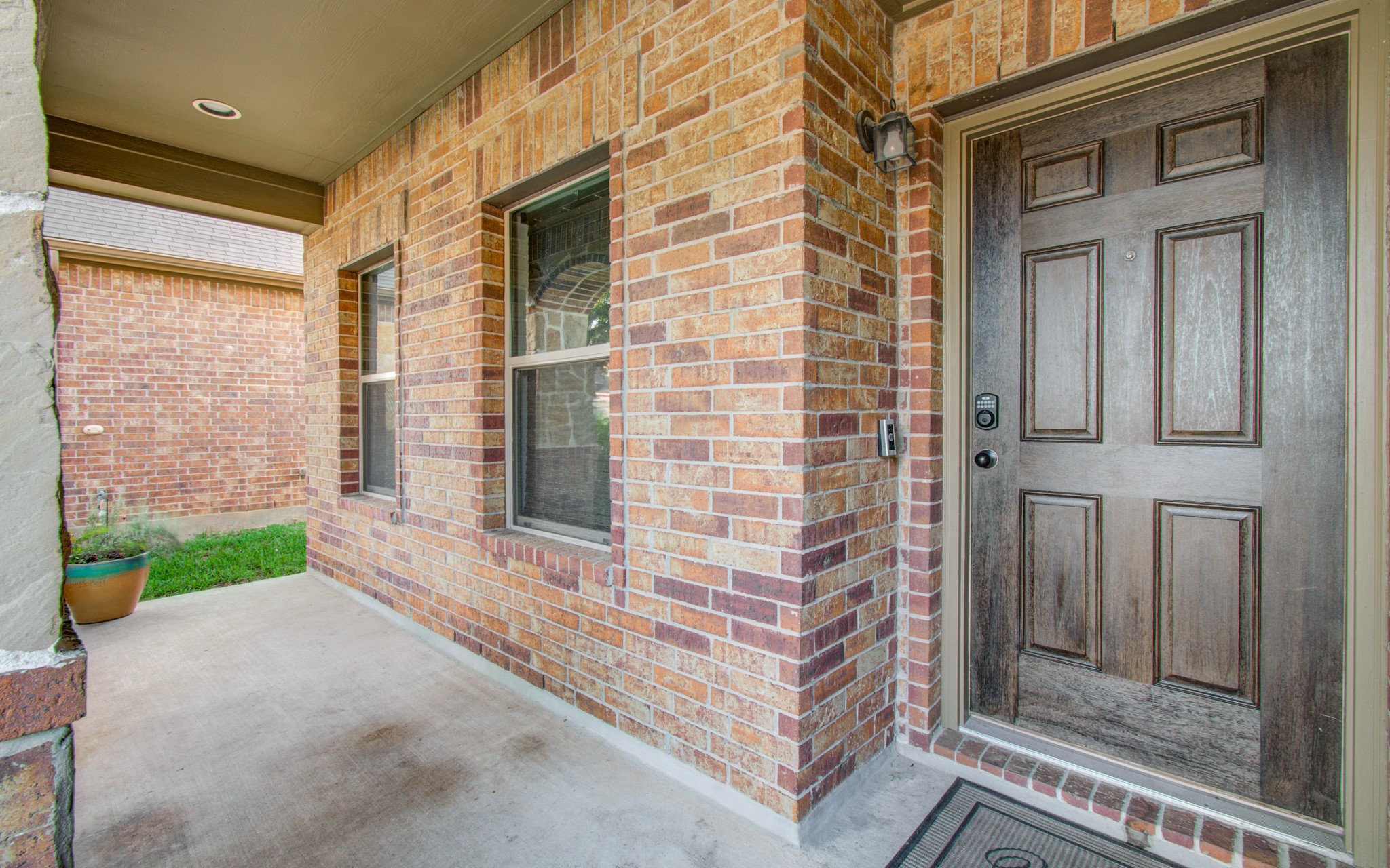 16430 Williamstown Drive Property Photo 5