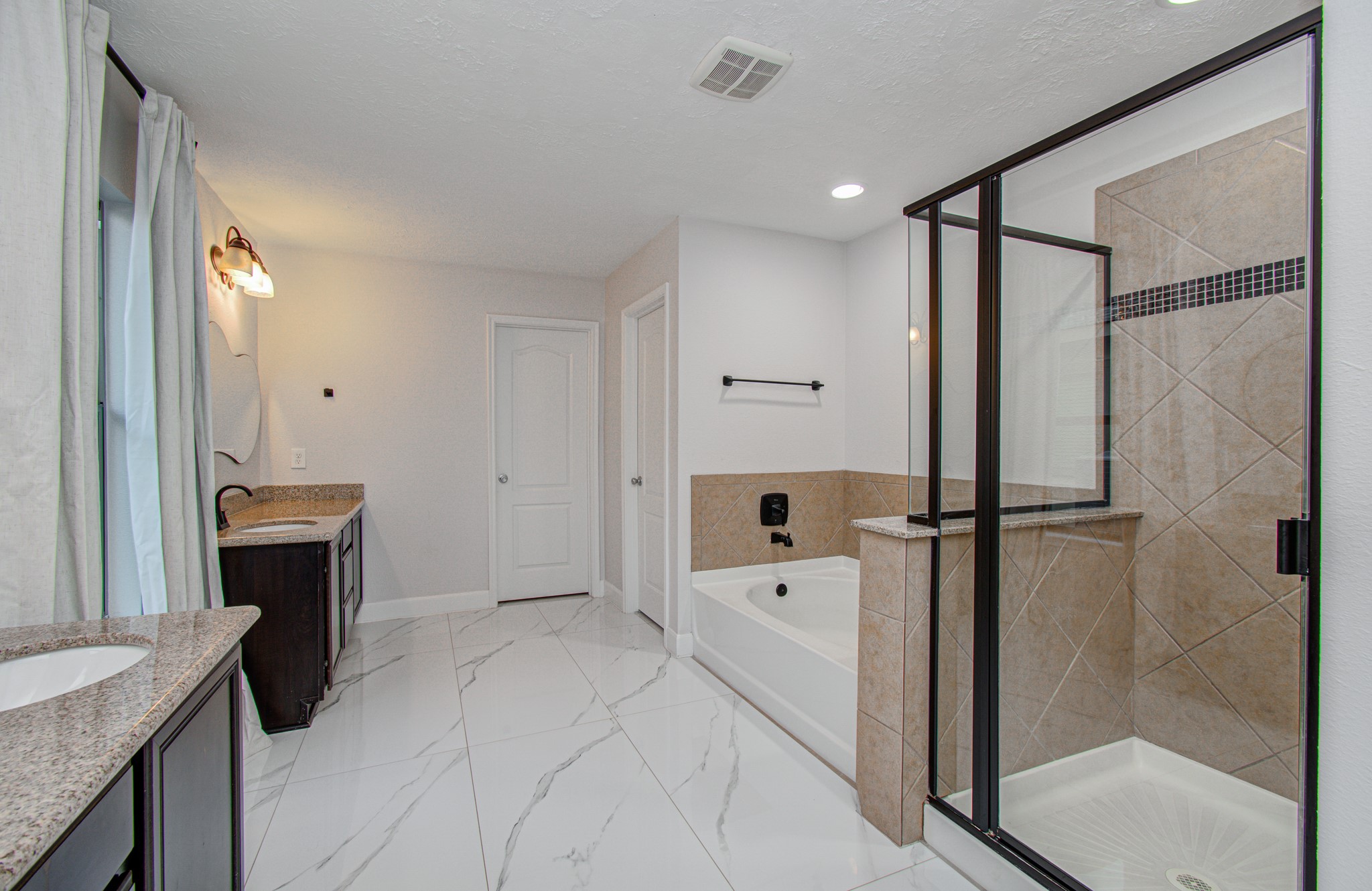 16430 Williamstown Drive Property Photo 23