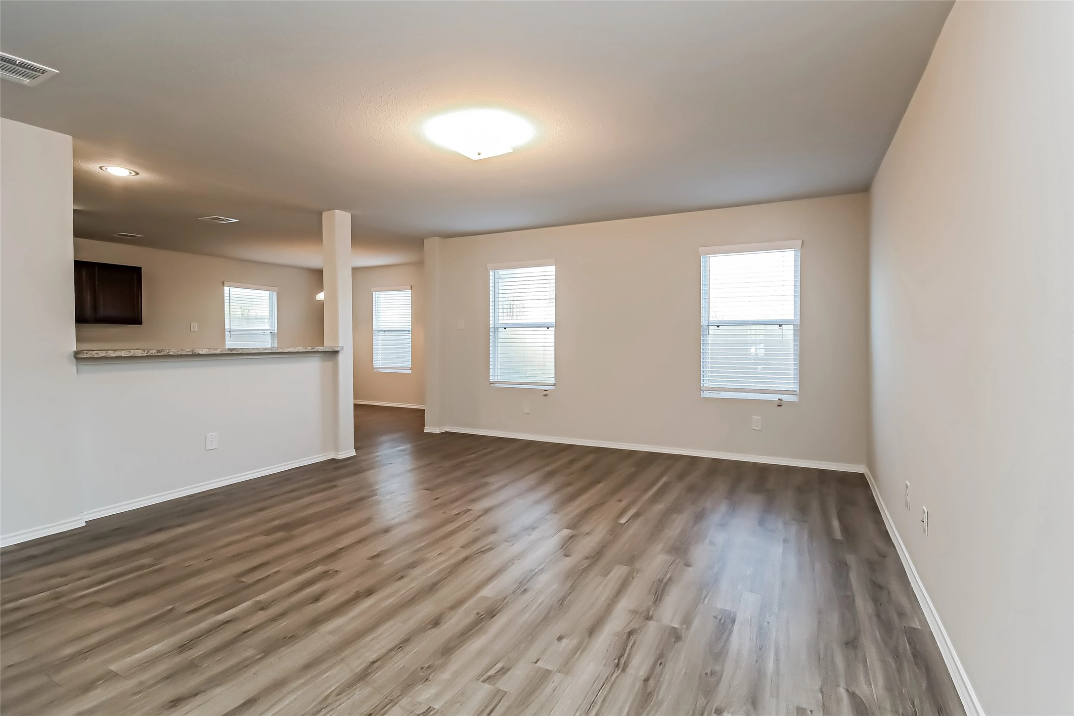 2751 Madison Court Property Photo 4