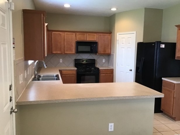 2026 Acorn Glen Trail Property Photo 2