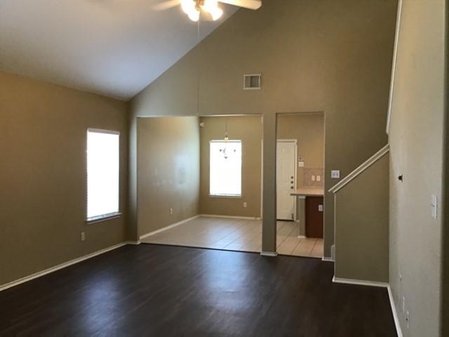 2026 Acorn Glen Trail Property Photo 6
