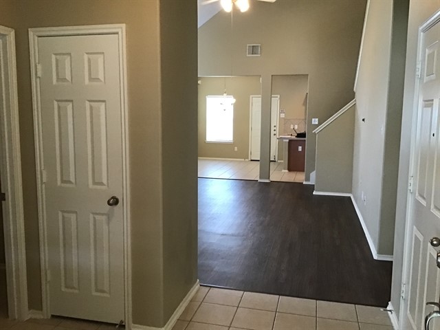 2026 Acorn Glen Trail Property Photo 7