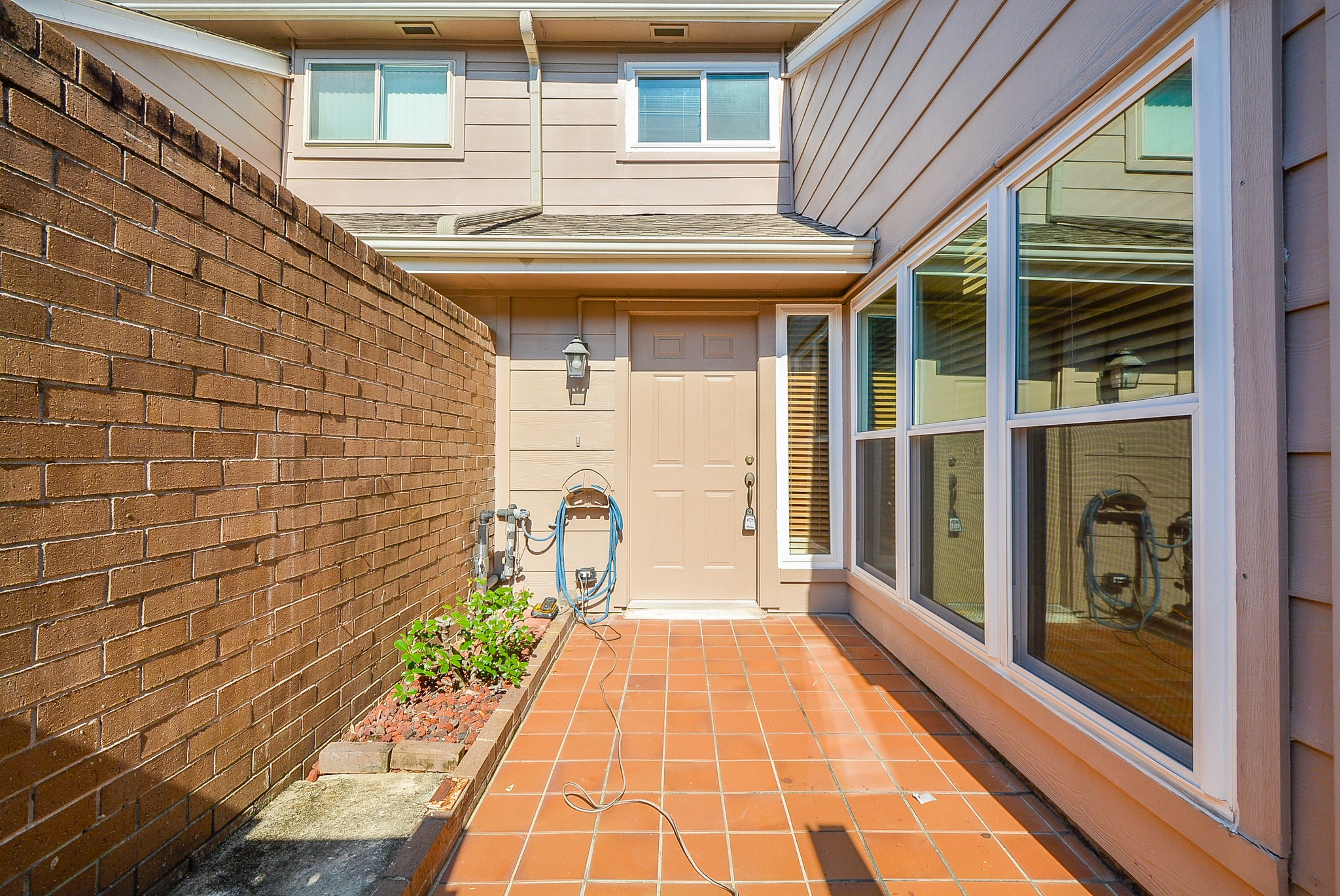 13859 Hollowgreen Drive Property Photo 1