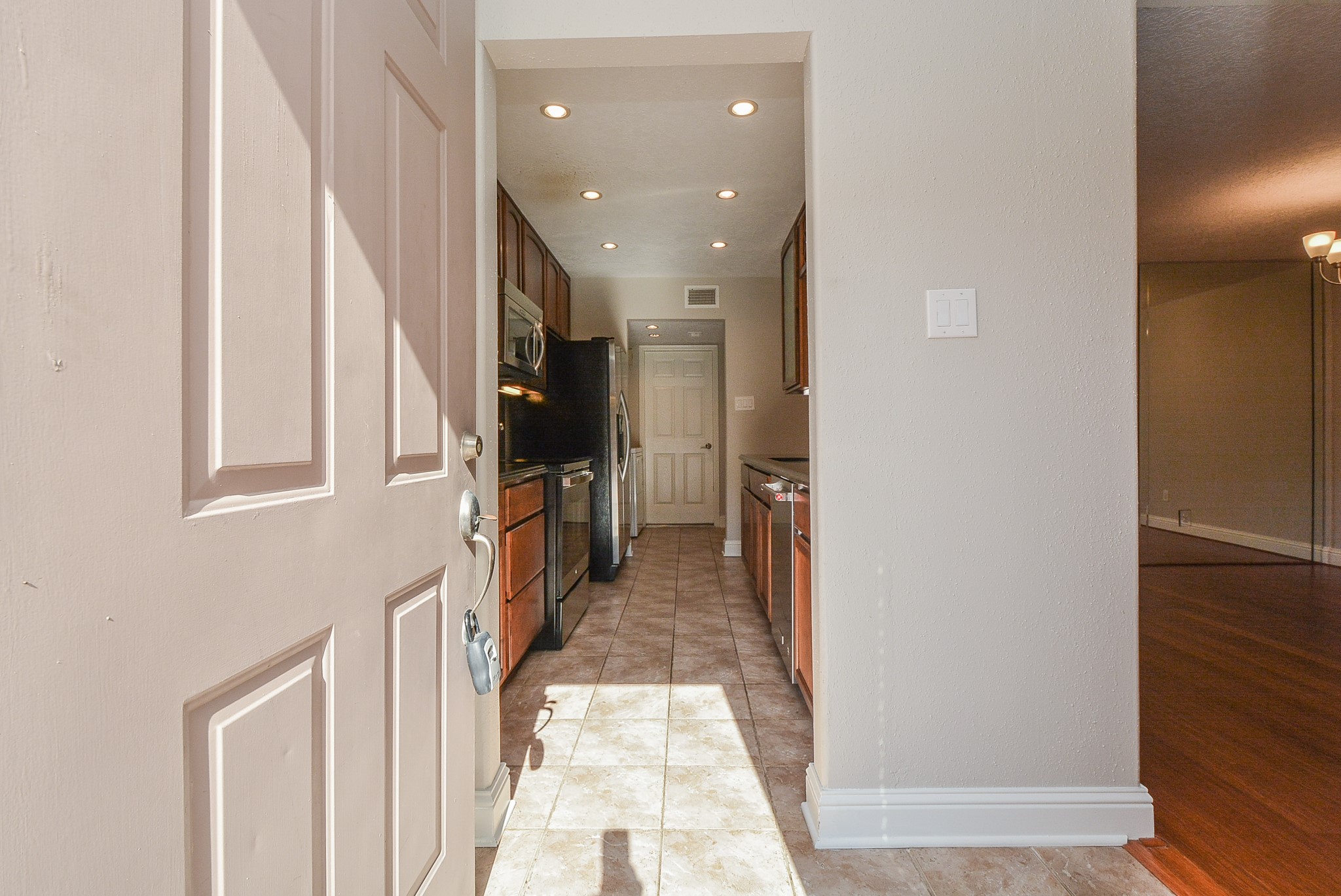 13859 Hollowgreen Drive Property Photo 4