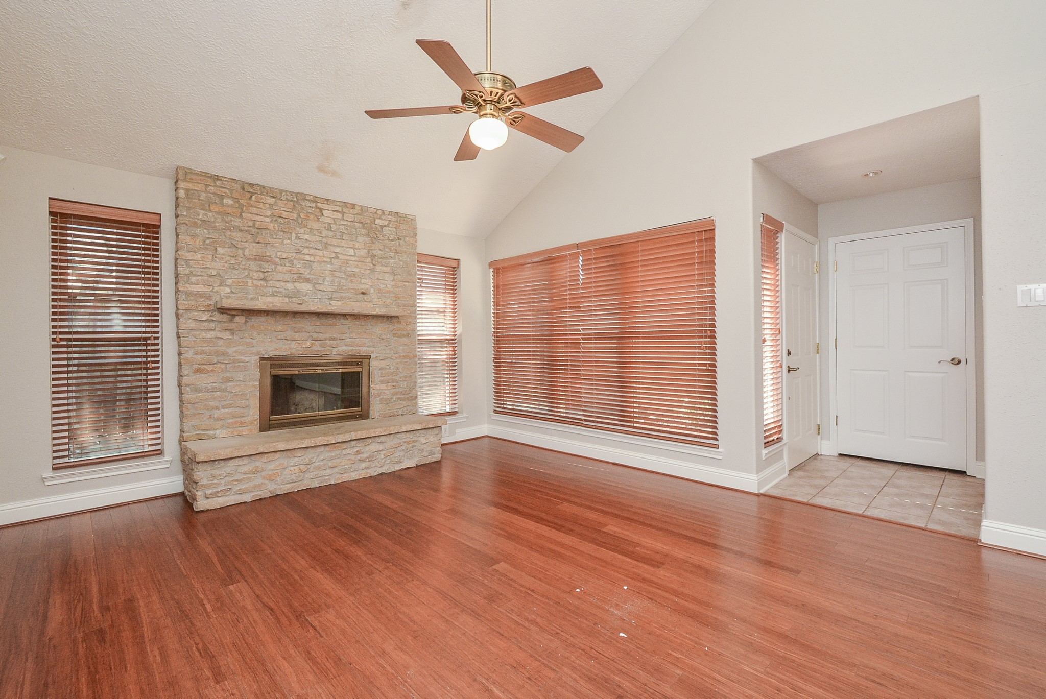 13859 Hollowgreen Drive Property Photo 8