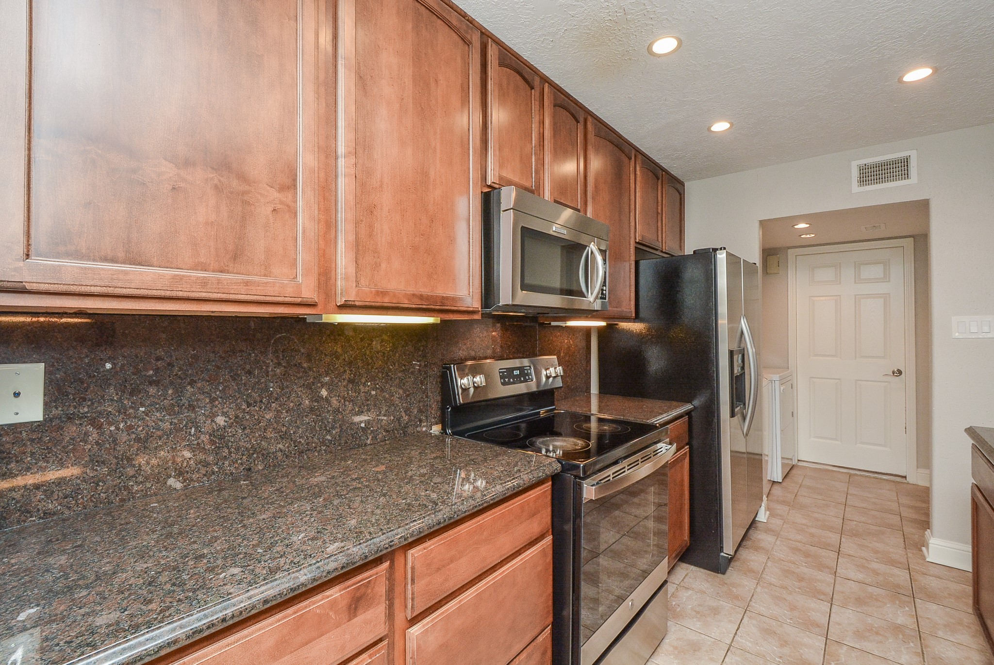 13859 Hollowgreen Drive Property Photo 16