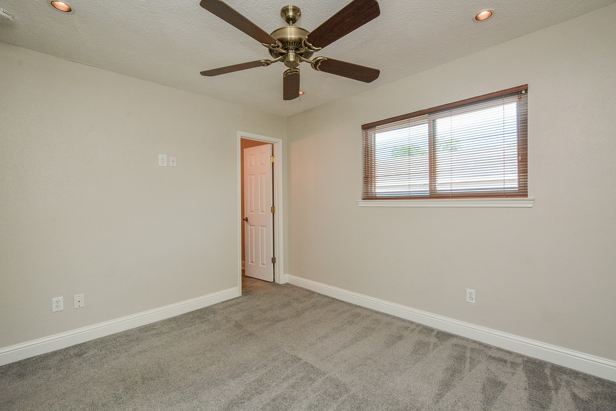 13859 Hollowgreen Drive Property Photo 25