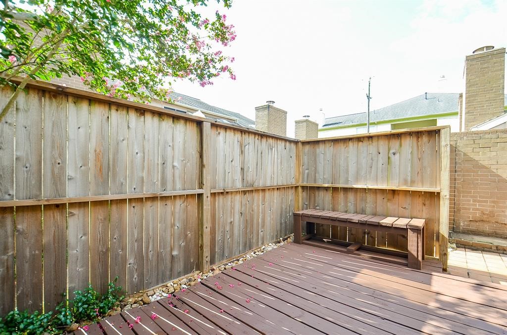 13859 Hollowgreen Drive Property Photo 33