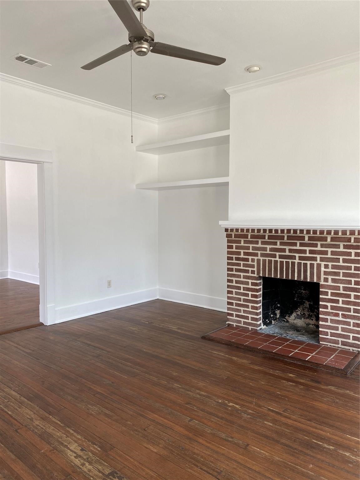709 E 11 Property Photo 3