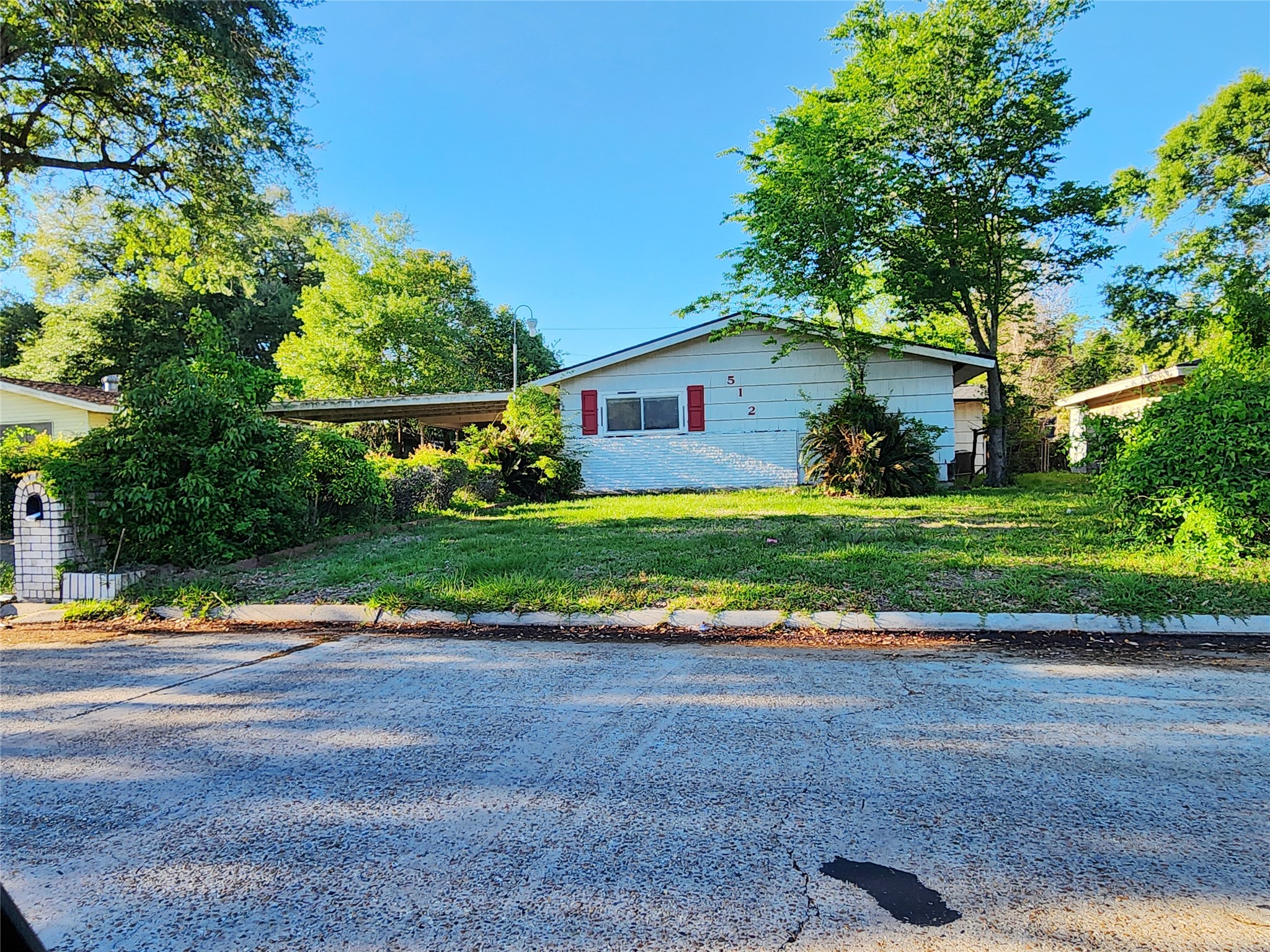 512 Camellia Avenue Property Photo 1