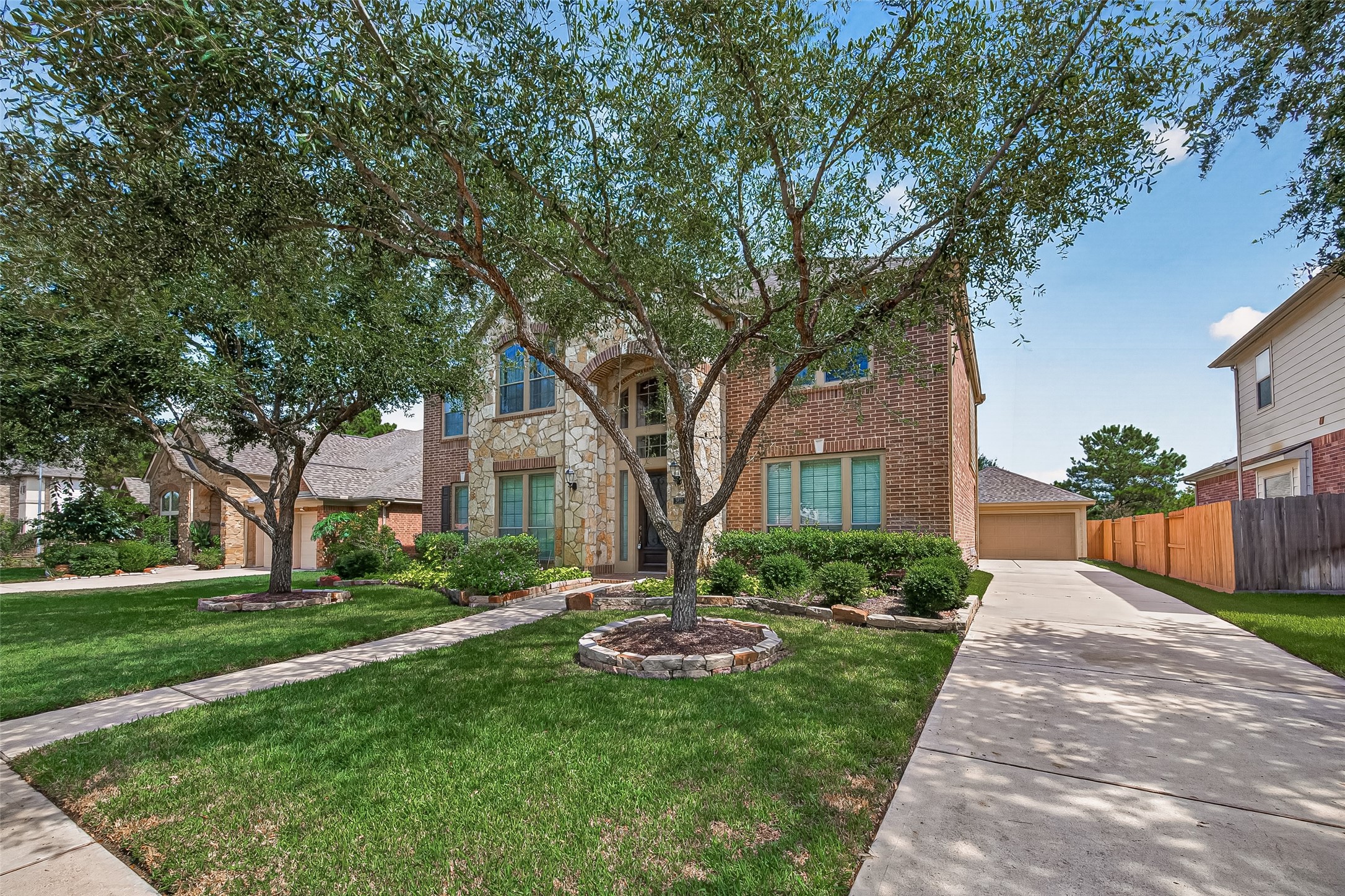 3927 Bowie Bend Lane Property Photo 4