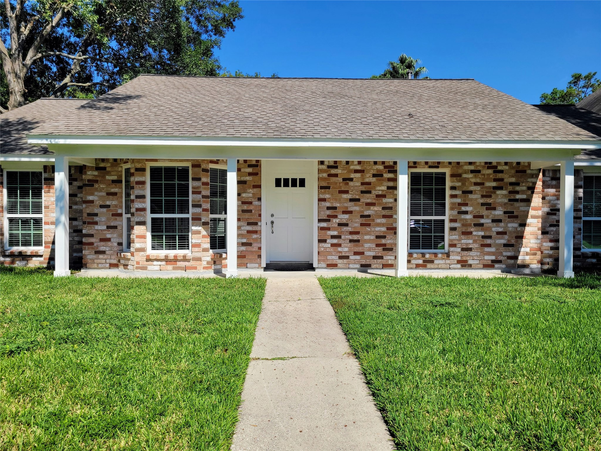 11926 Stillwater Drive Property Photo 1