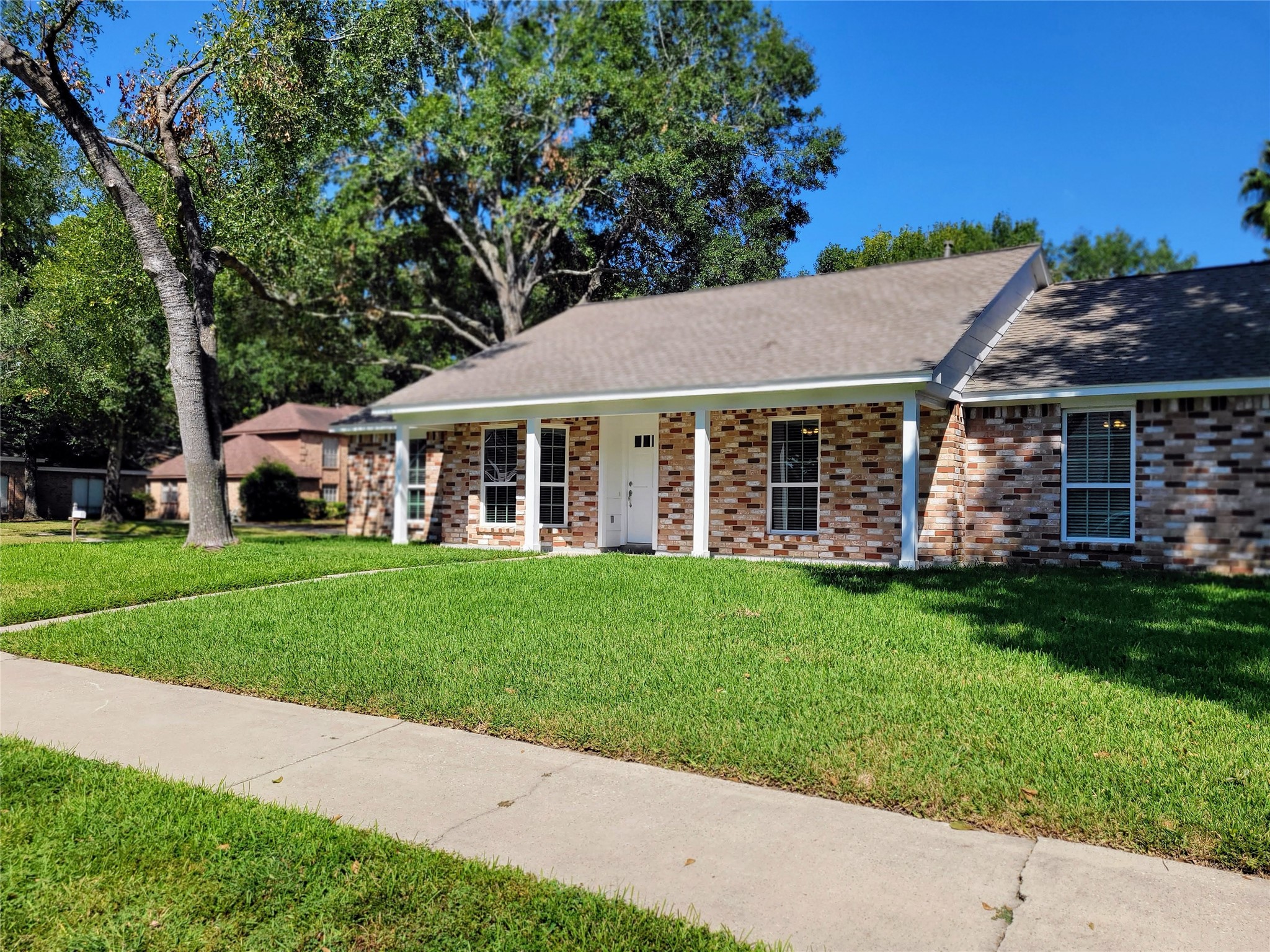 11926 Stillwater Drive Property Photo 3
