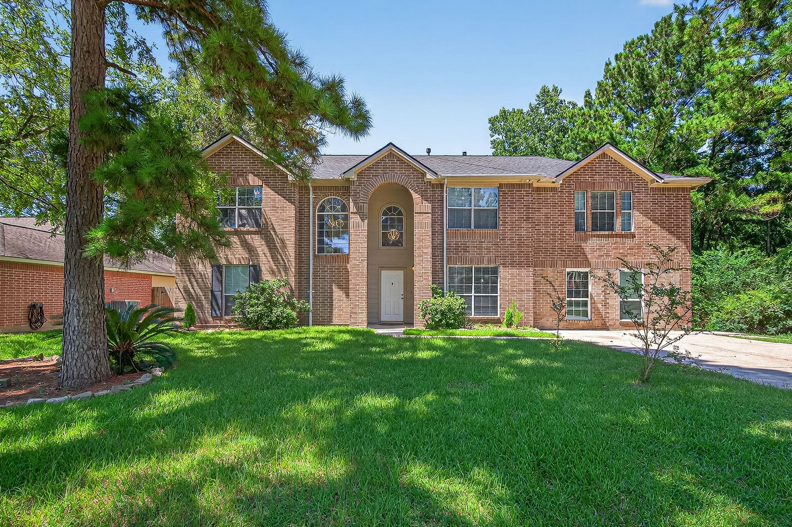 6818 Woodland Oaks Property Photo 2