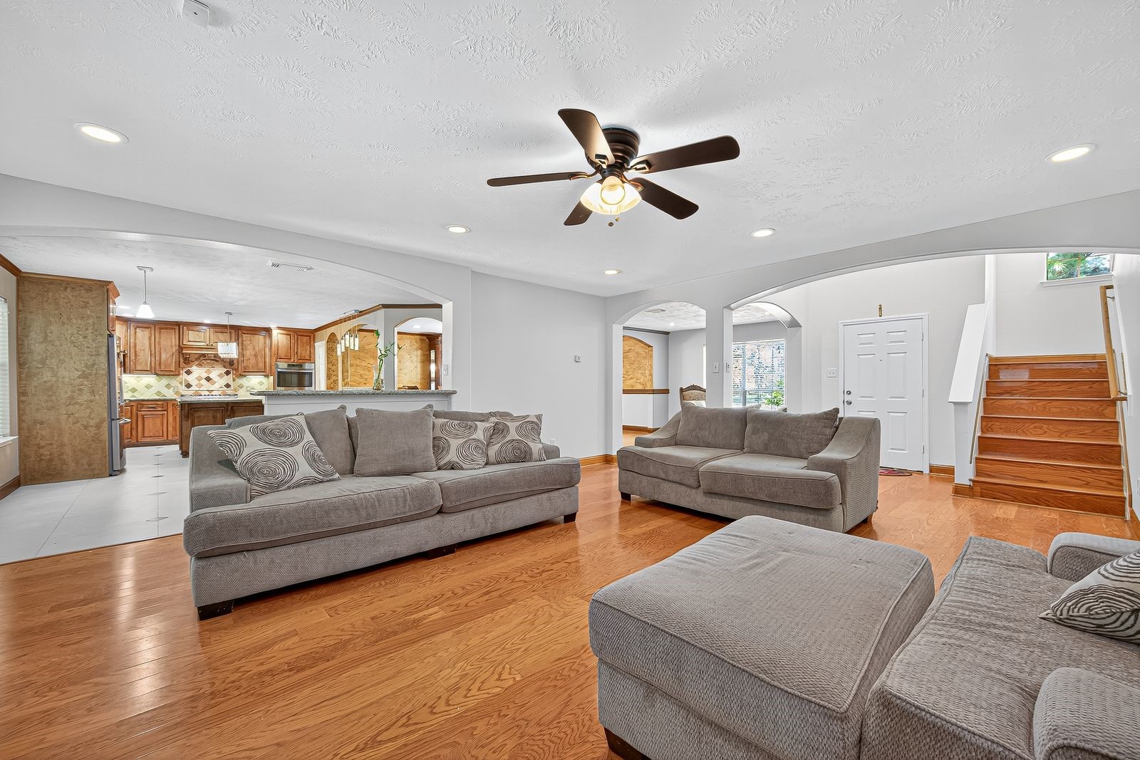 6818 Woodland Oaks Property Photo 5