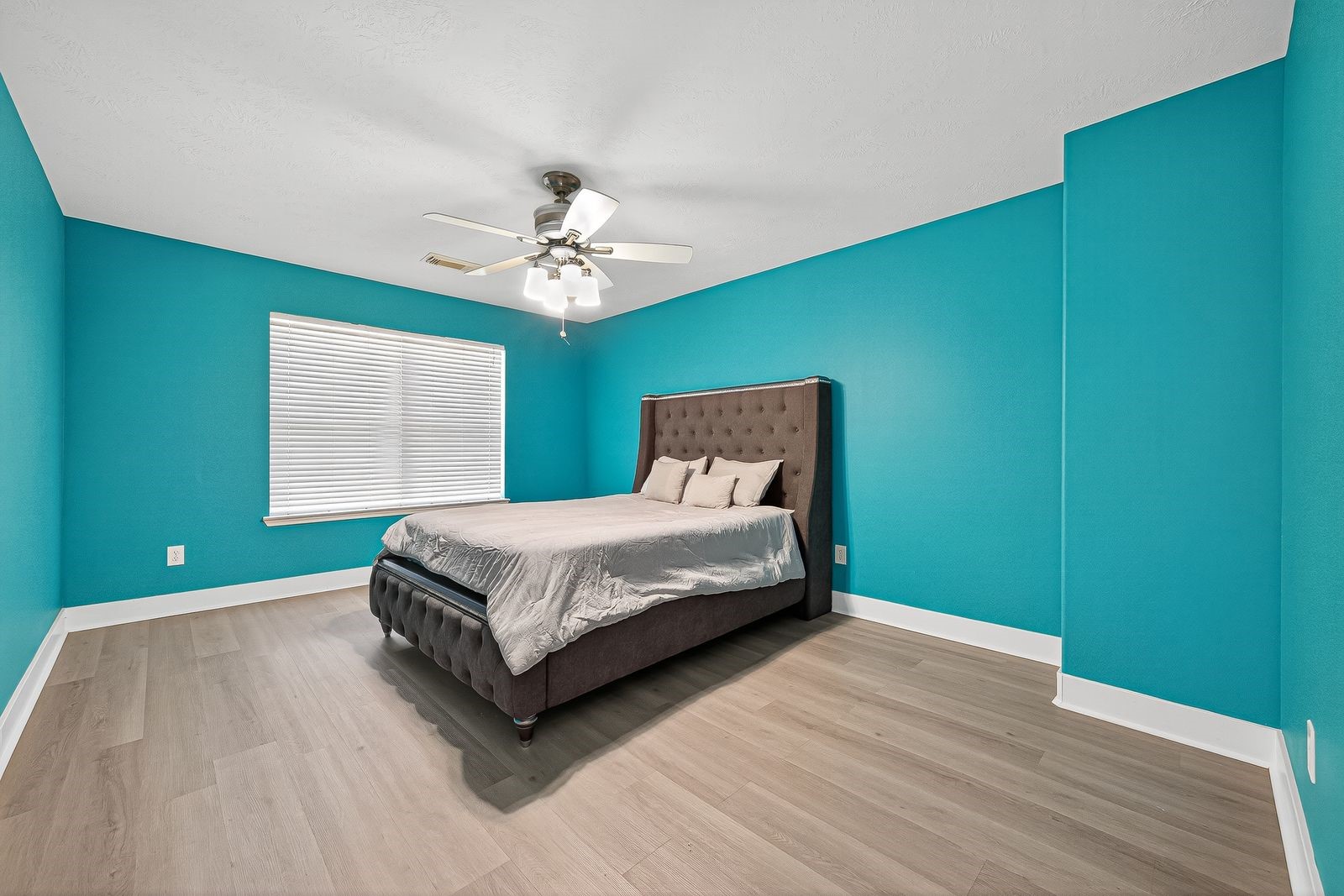 6818 Woodland Oaks Property Photo 18