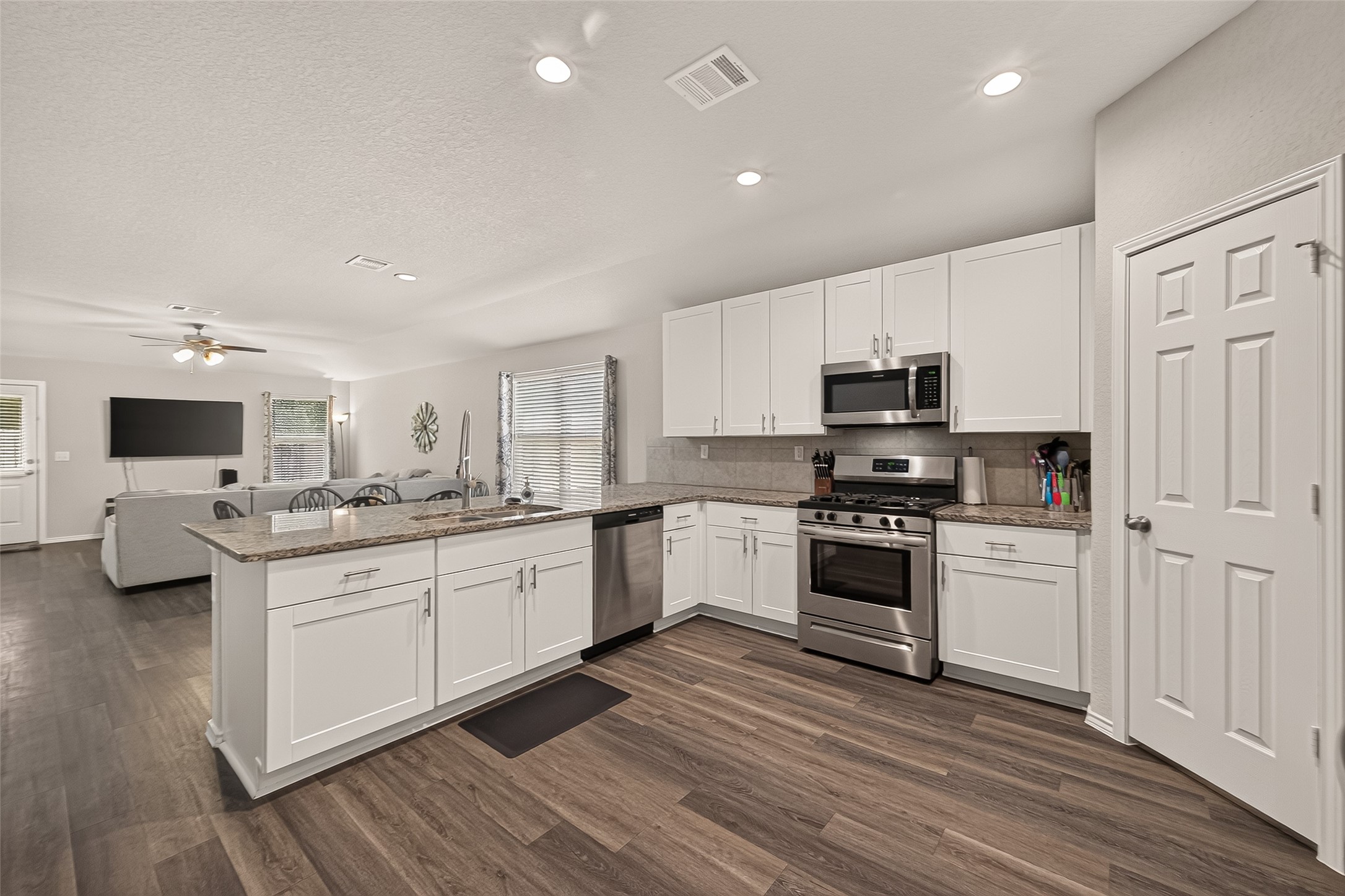 18622 Scarlet Meadow Lane Property Photo 9