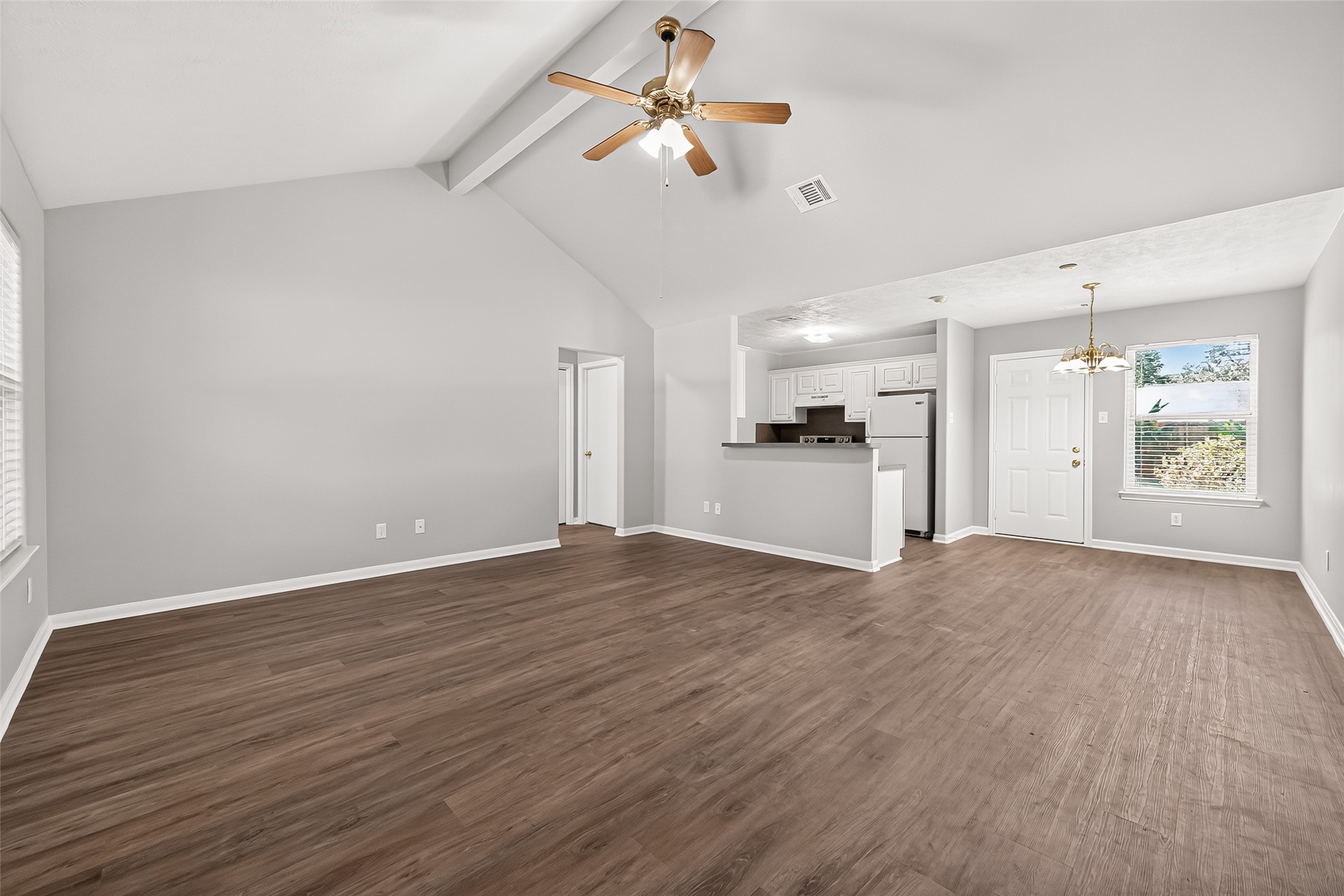 16200 Sun View Lane Property Photo 3