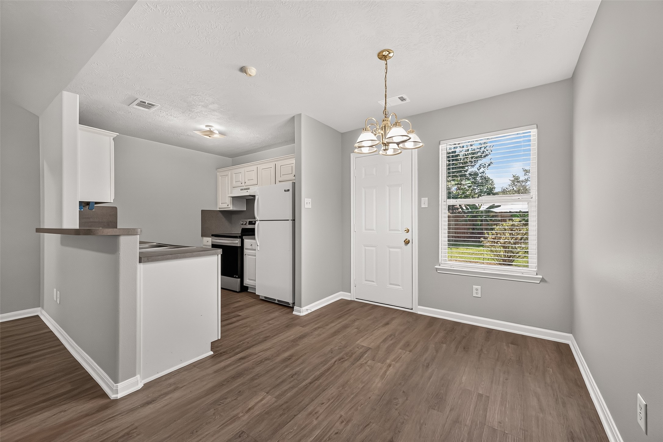 16200 Sun View Lane Property Photo 6