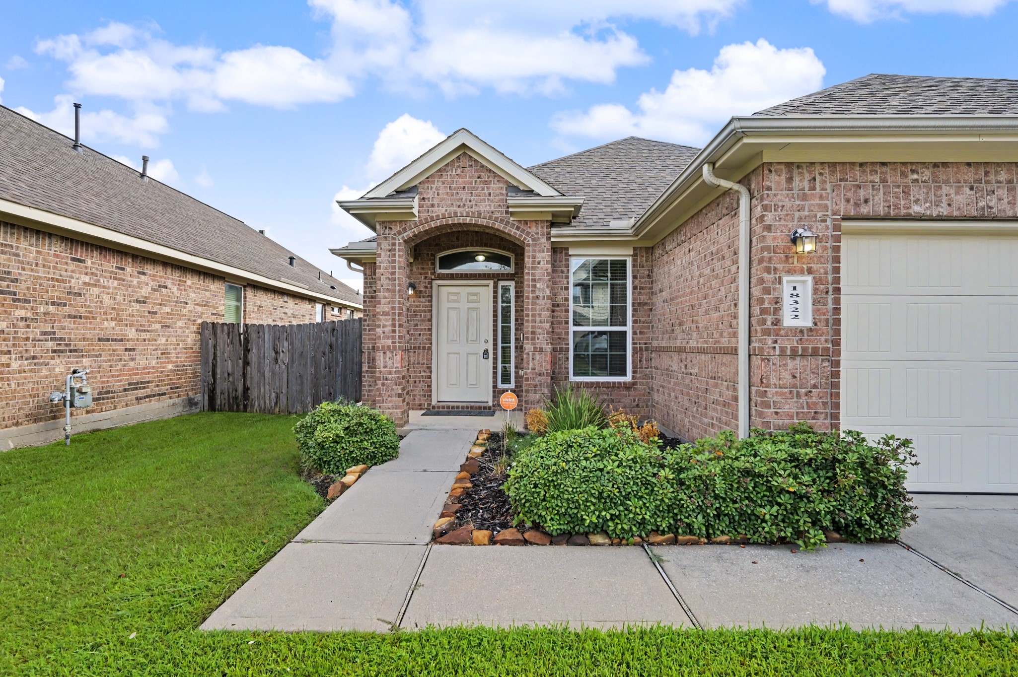 18322 Tacoma Ridge Drive Property Photo 3