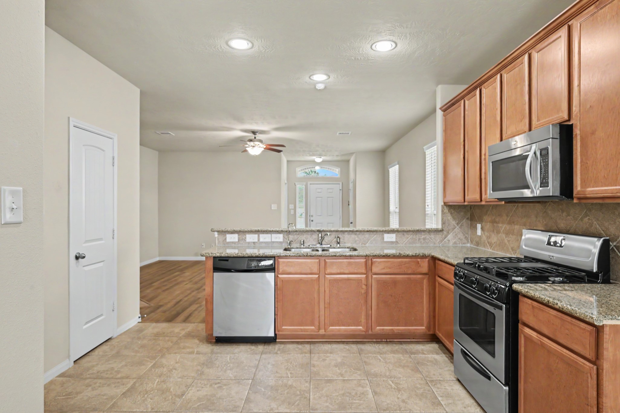18322 Tacoma Ridge Drive Property Photo 28