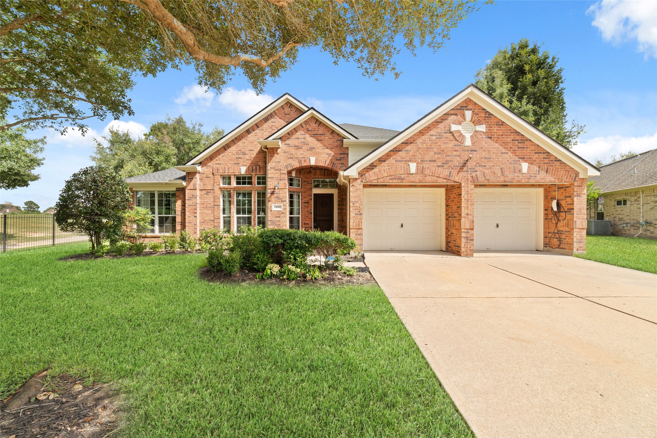 24203 Moon Ridge Court Property Photo 1