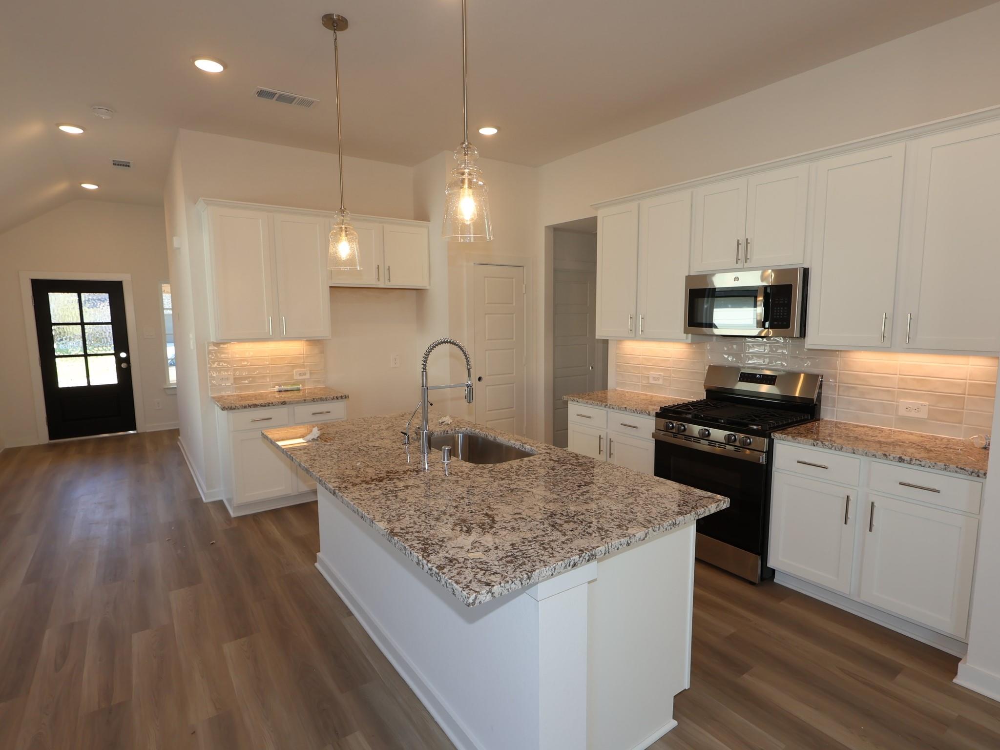 539 Flower Reed Court, Magnolia Tx 77354 Property Photo 3