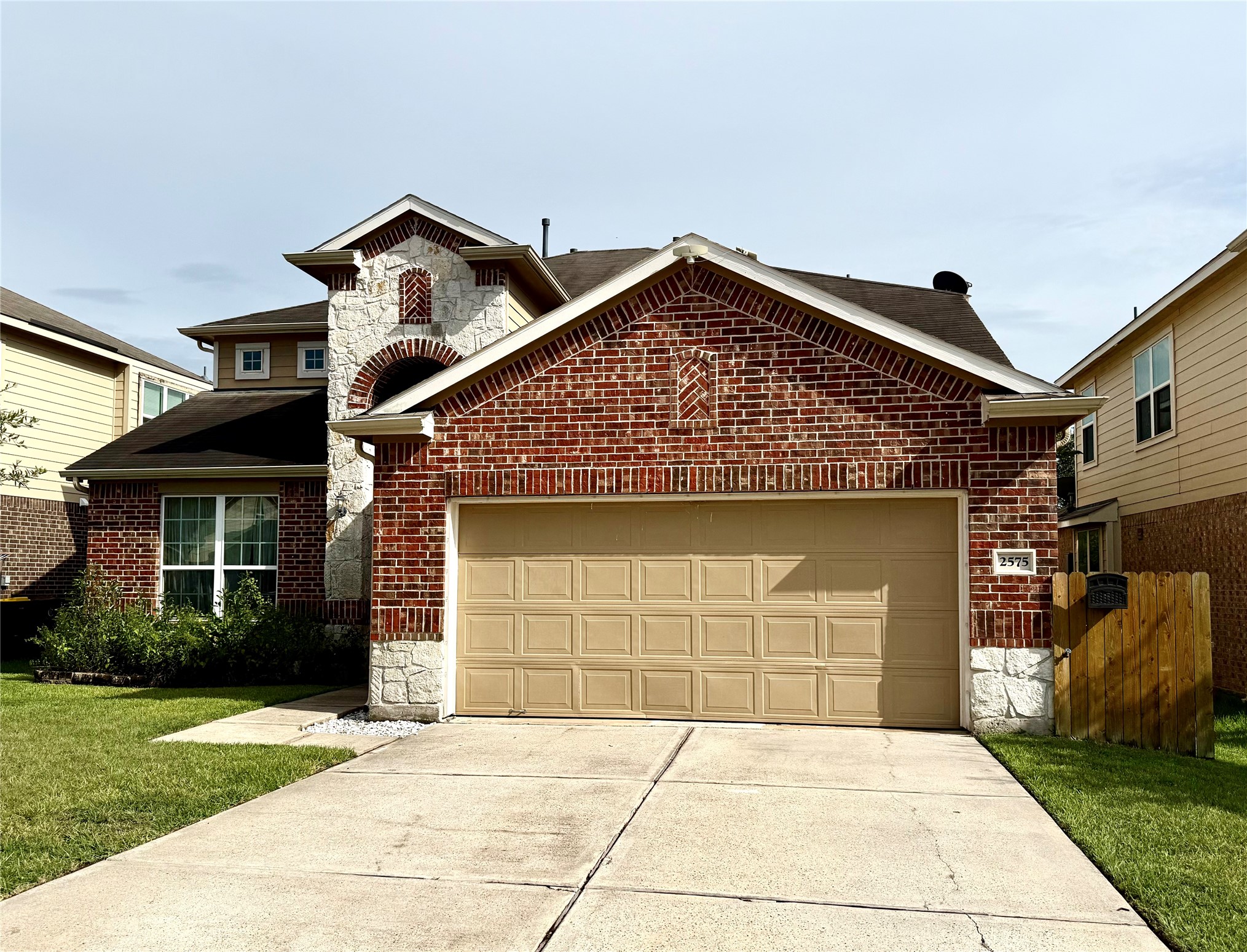 2575 Riverway Drive Property Photo 1