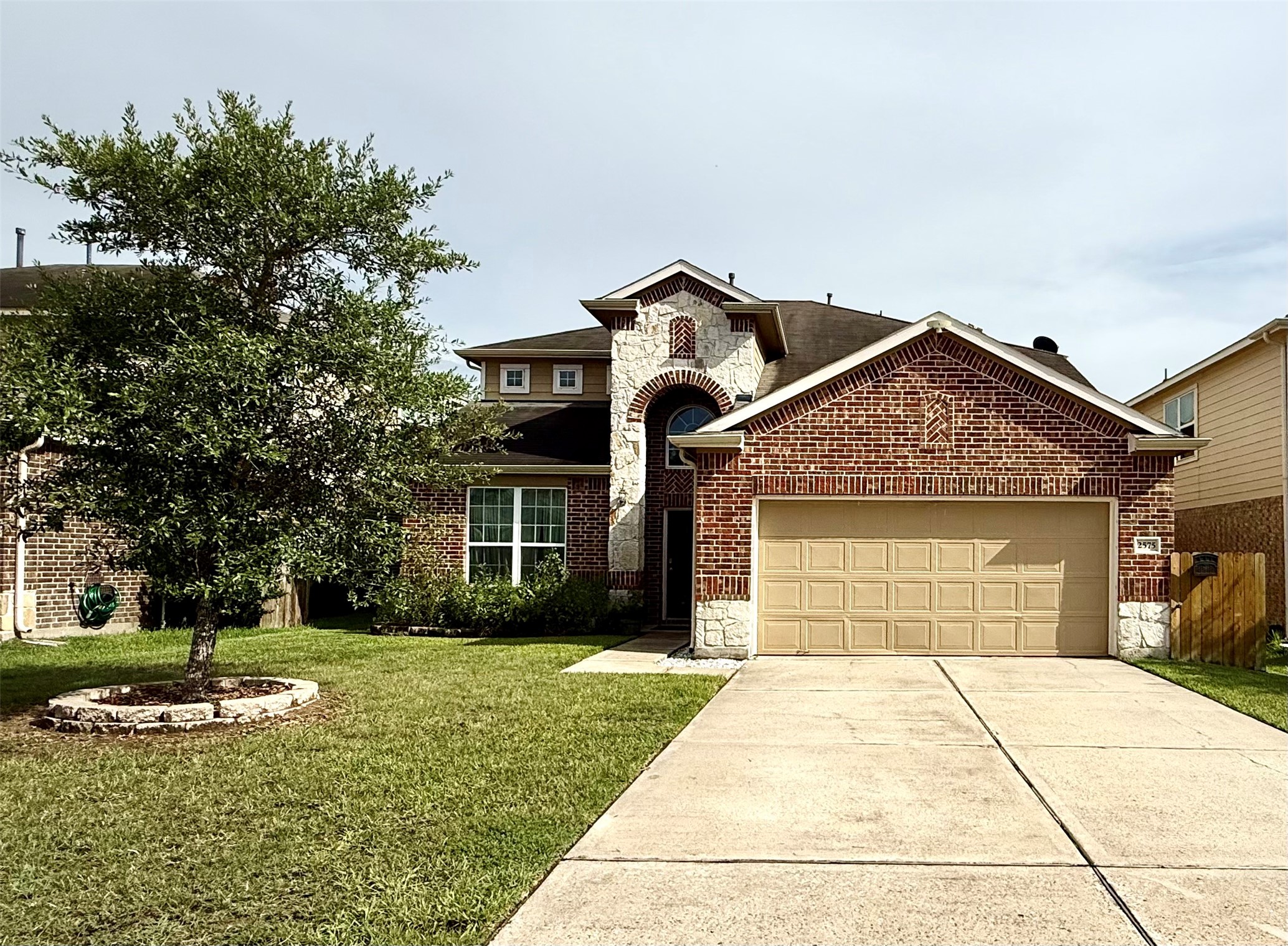2575 Riverway Drive Property Photo 3