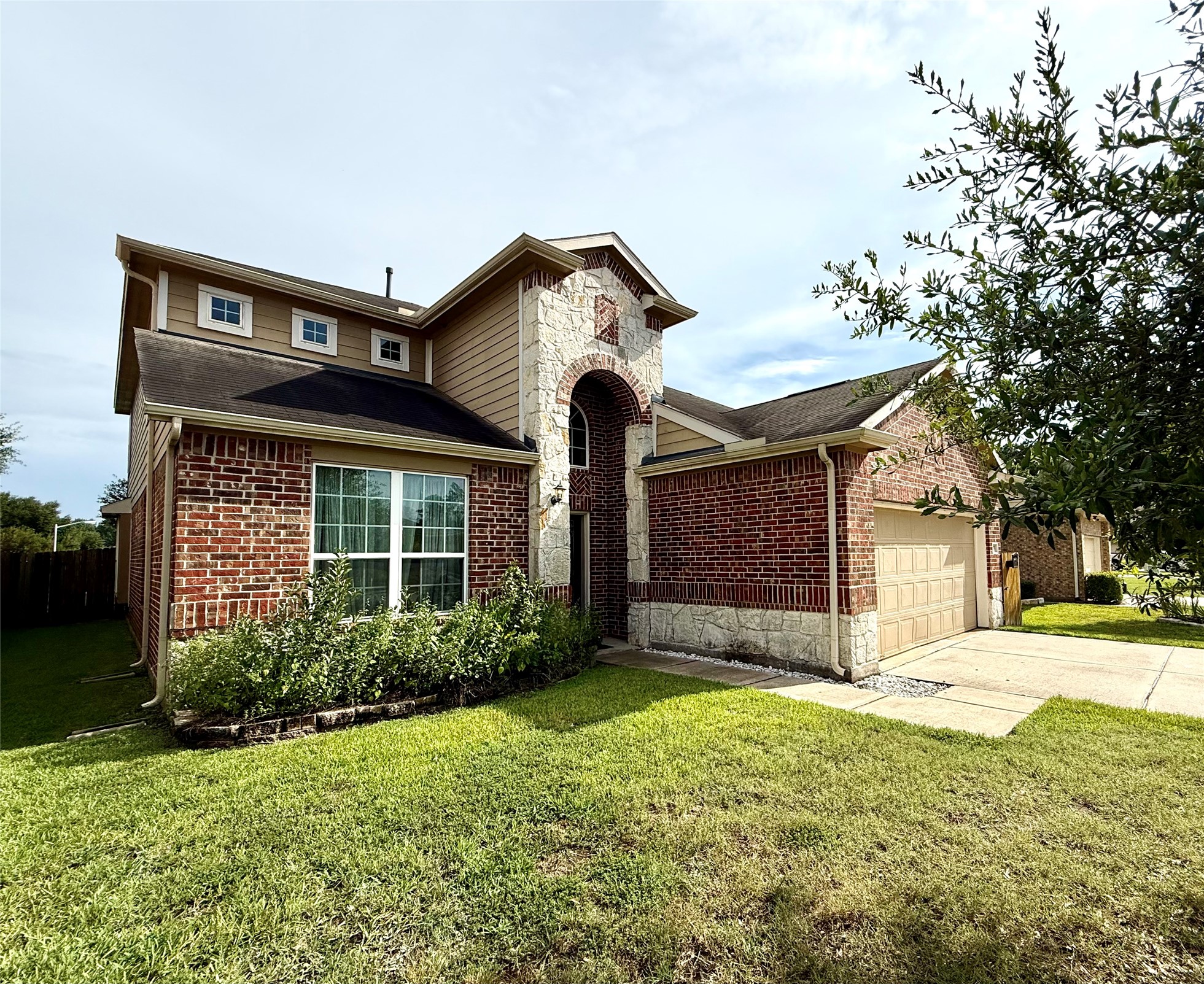 2575 Riverway Drive Property Photo 4