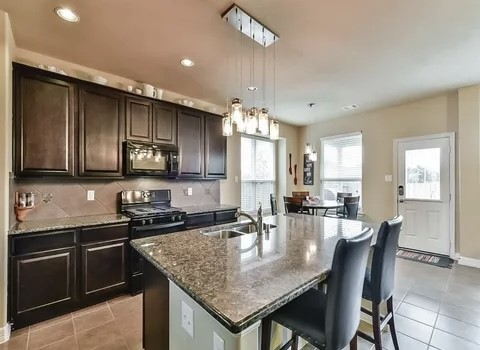 2575 Riverway Drive Property Photo 10