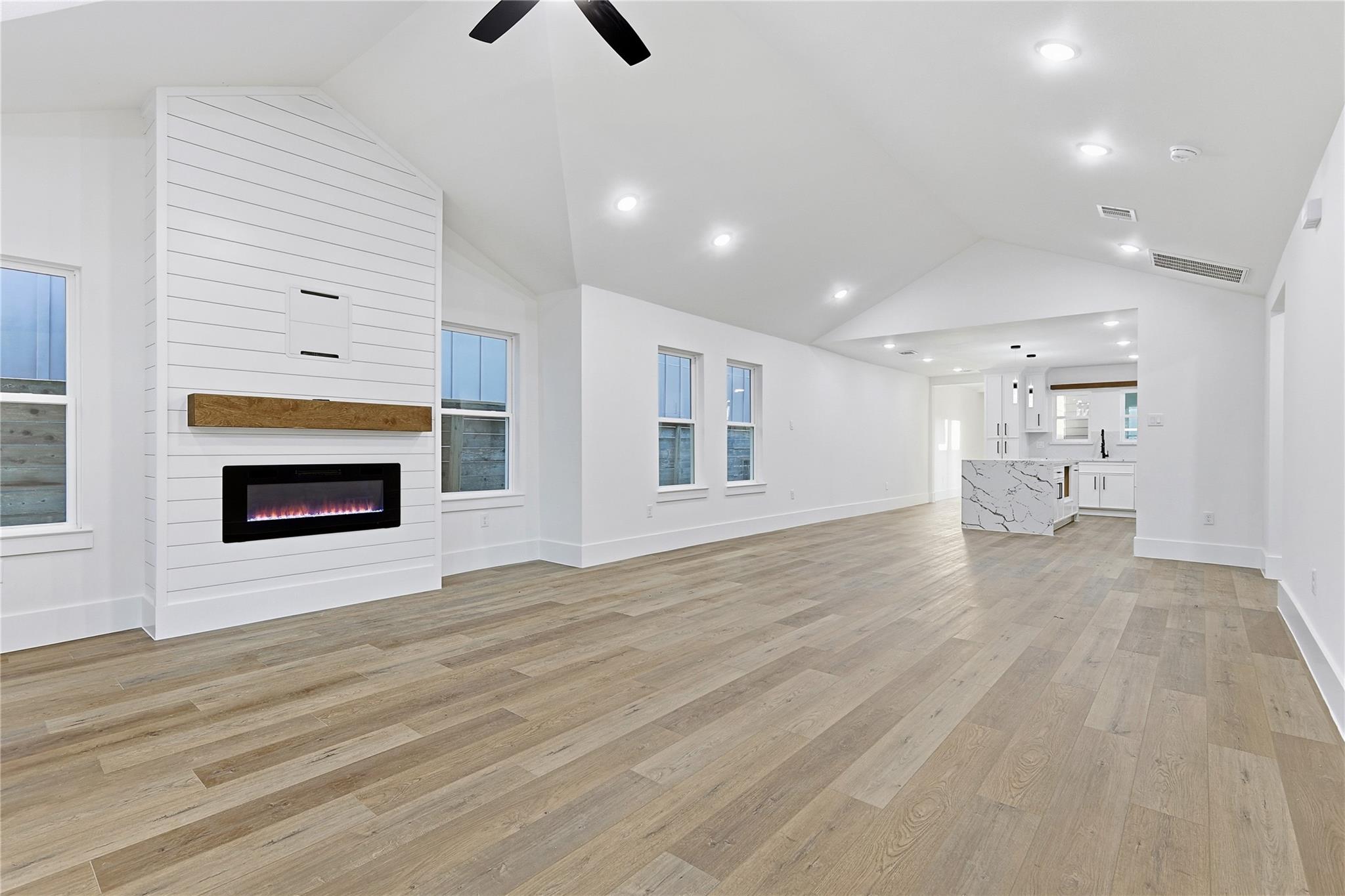 4525 Walker Street, Houston Tx 77023 Property Photo 4
