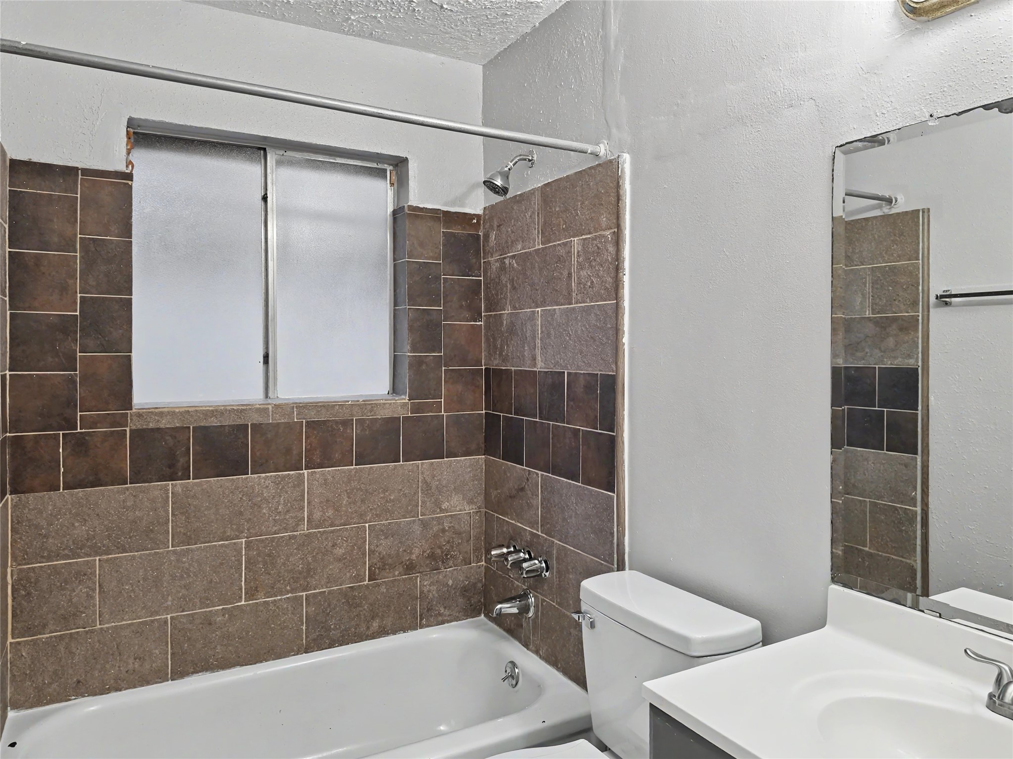 4211 Falcon Meadow Drive Property Photo 14