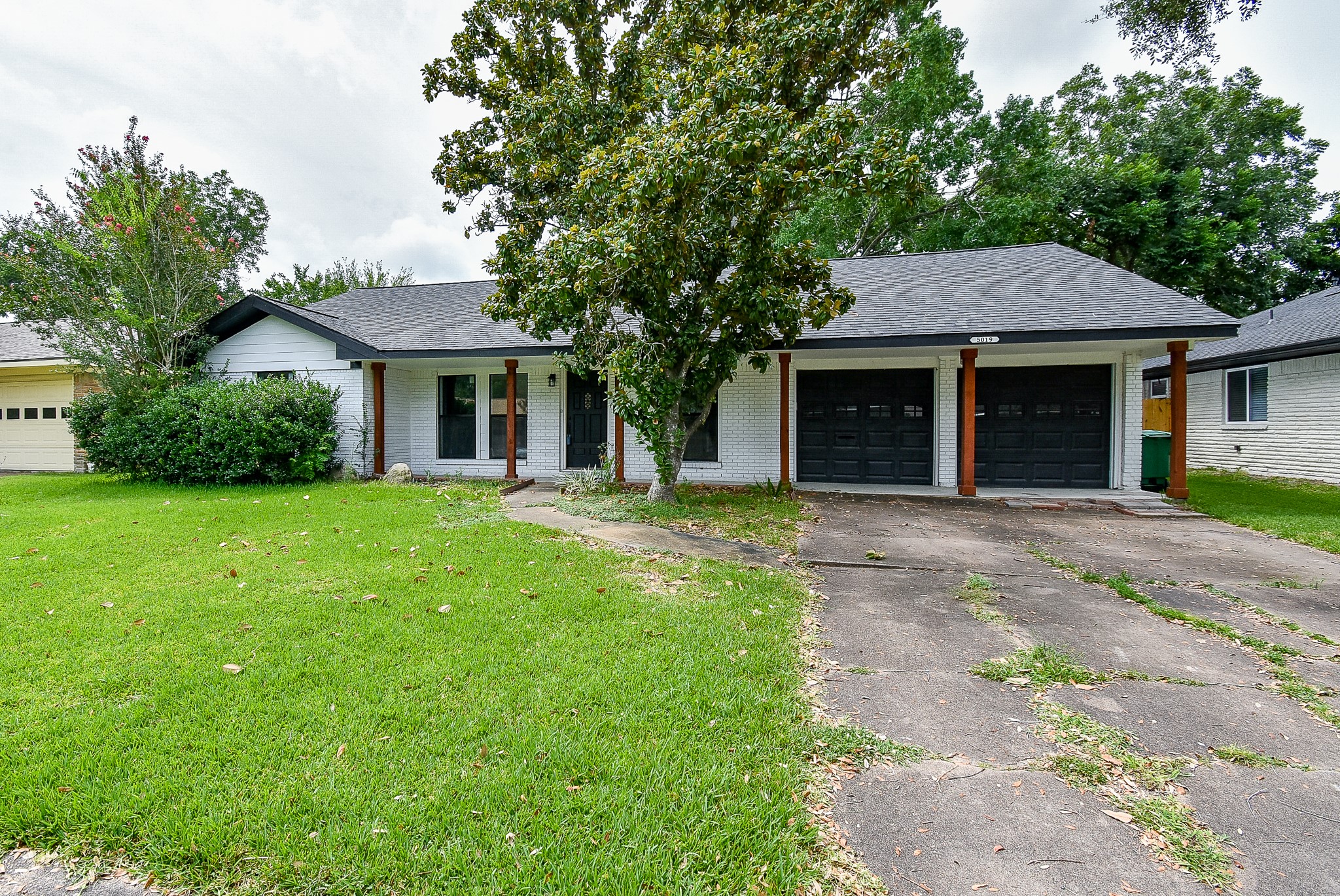 5019 Stillbrooke Drive Property Photo 1