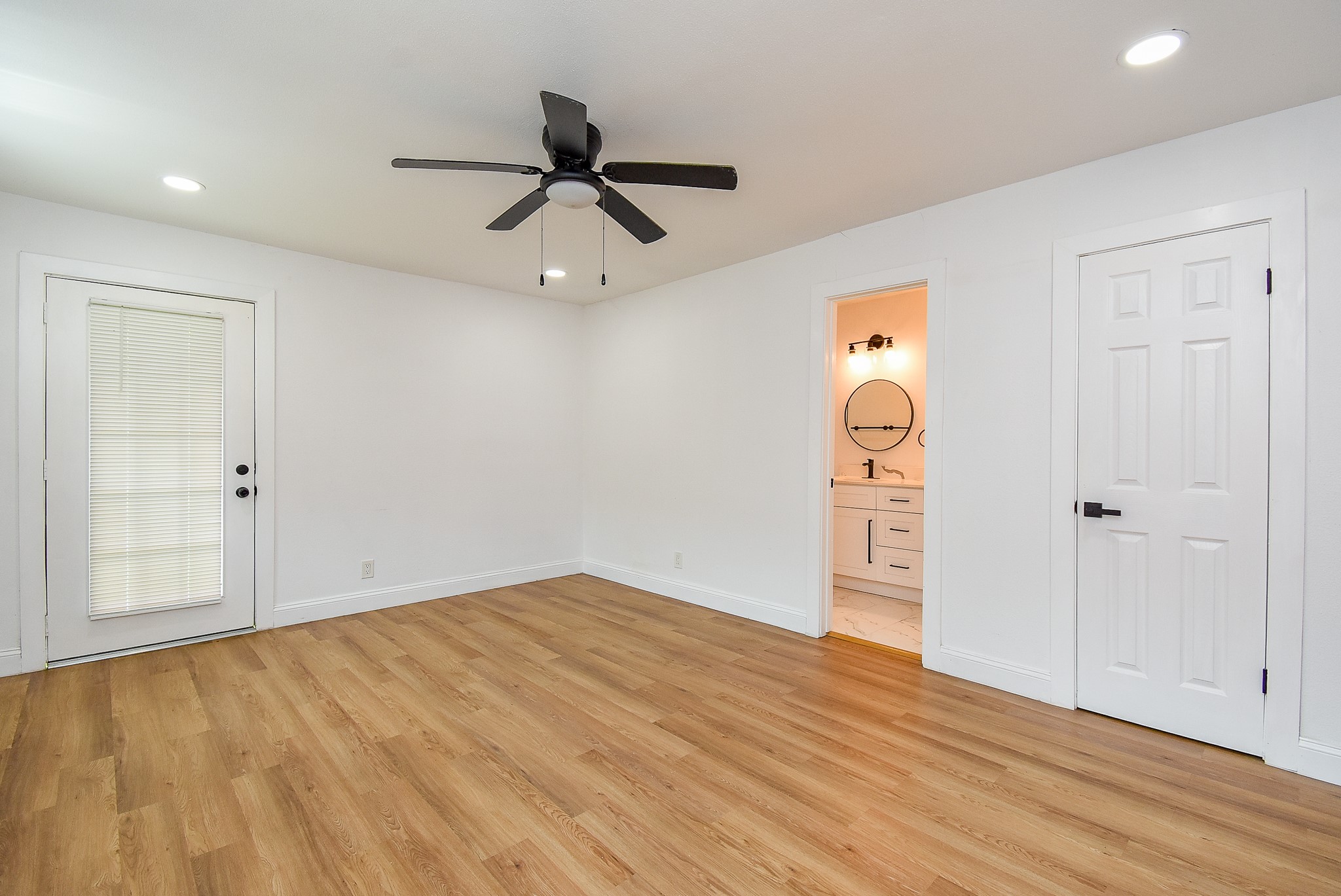 5019 Stillbrooke Drive Property Photo 14