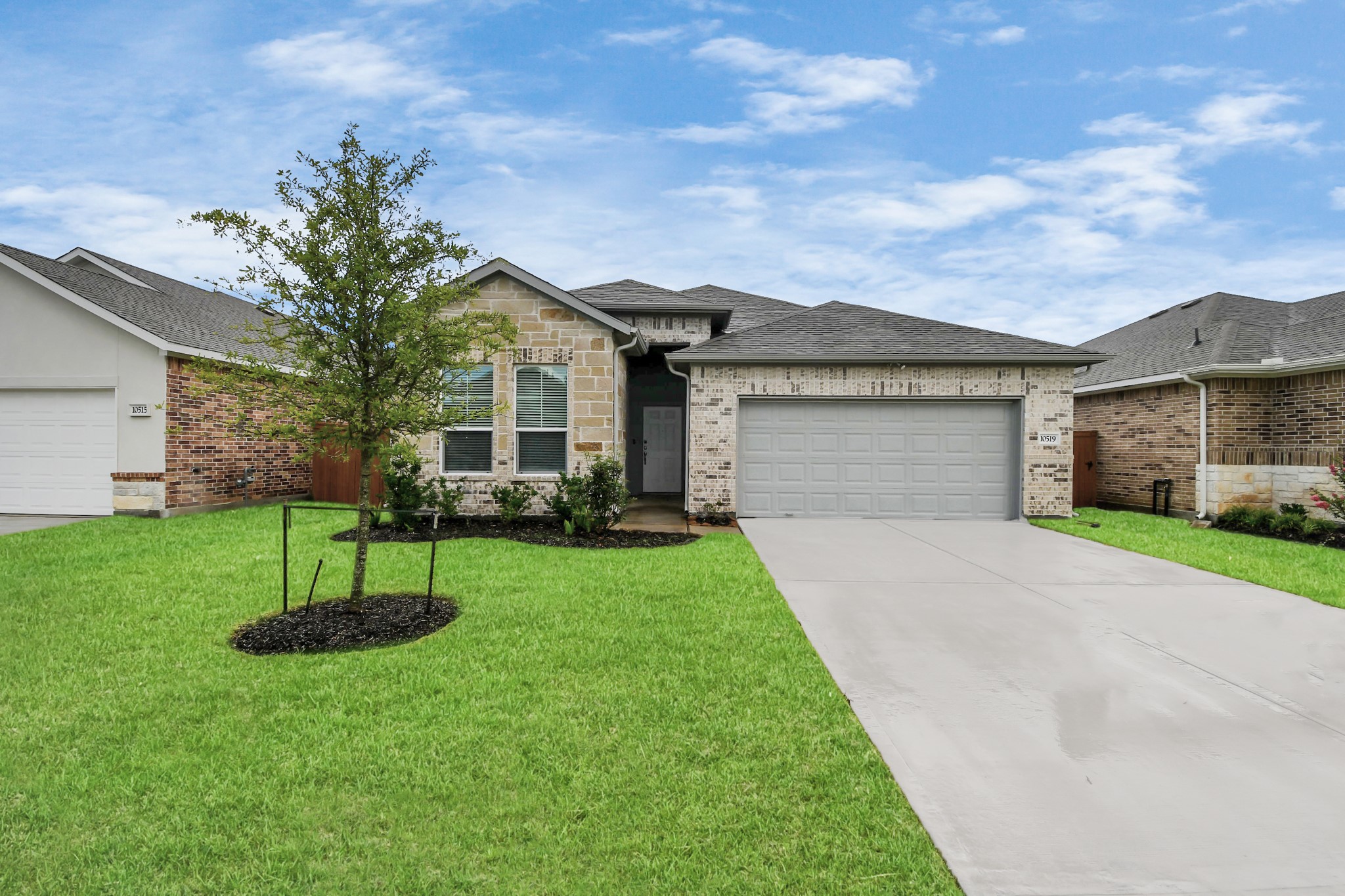 10502 Moon Valley Lane Property Photo 1