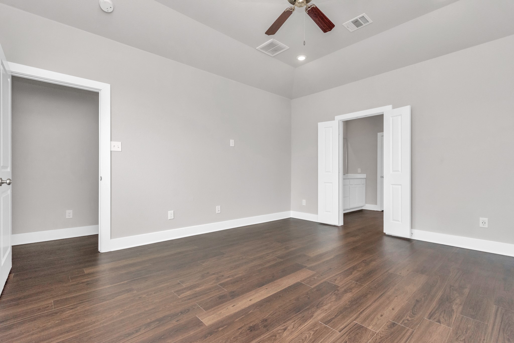 10502 Moon Valley Lane Property Photo 9
