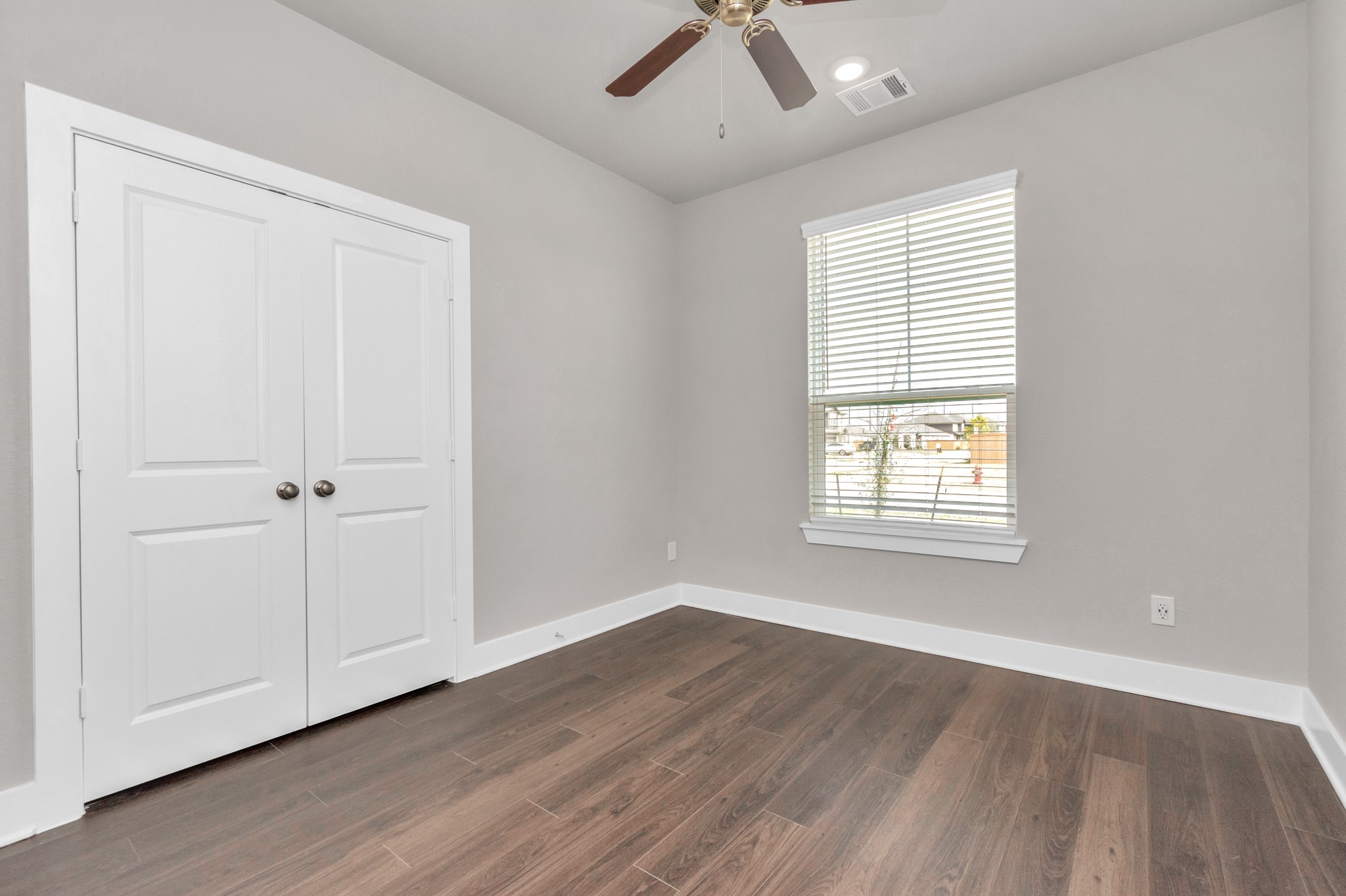 10502 Moon Valley Lane Property Photo 12