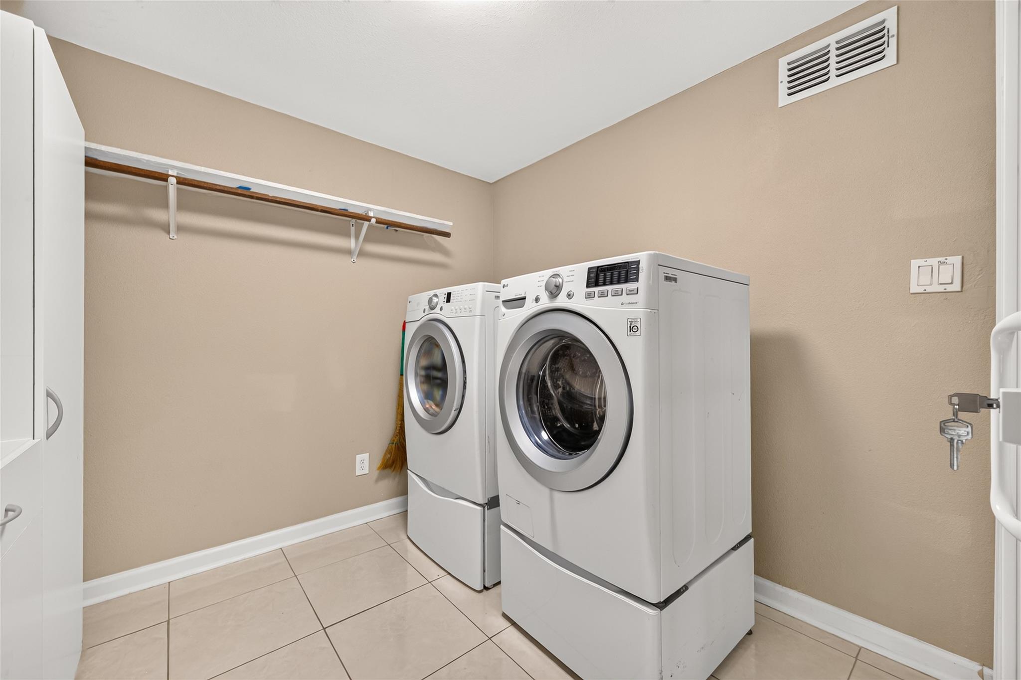 12505 Wellington Park Drive, Houston Tx 77072 Property Photo 23