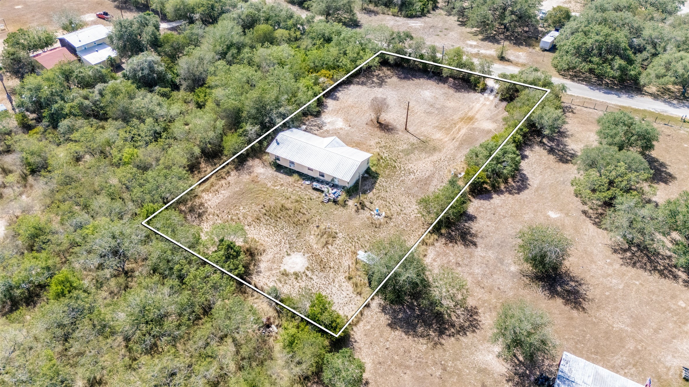 2389 River Oaks Property Photo 2