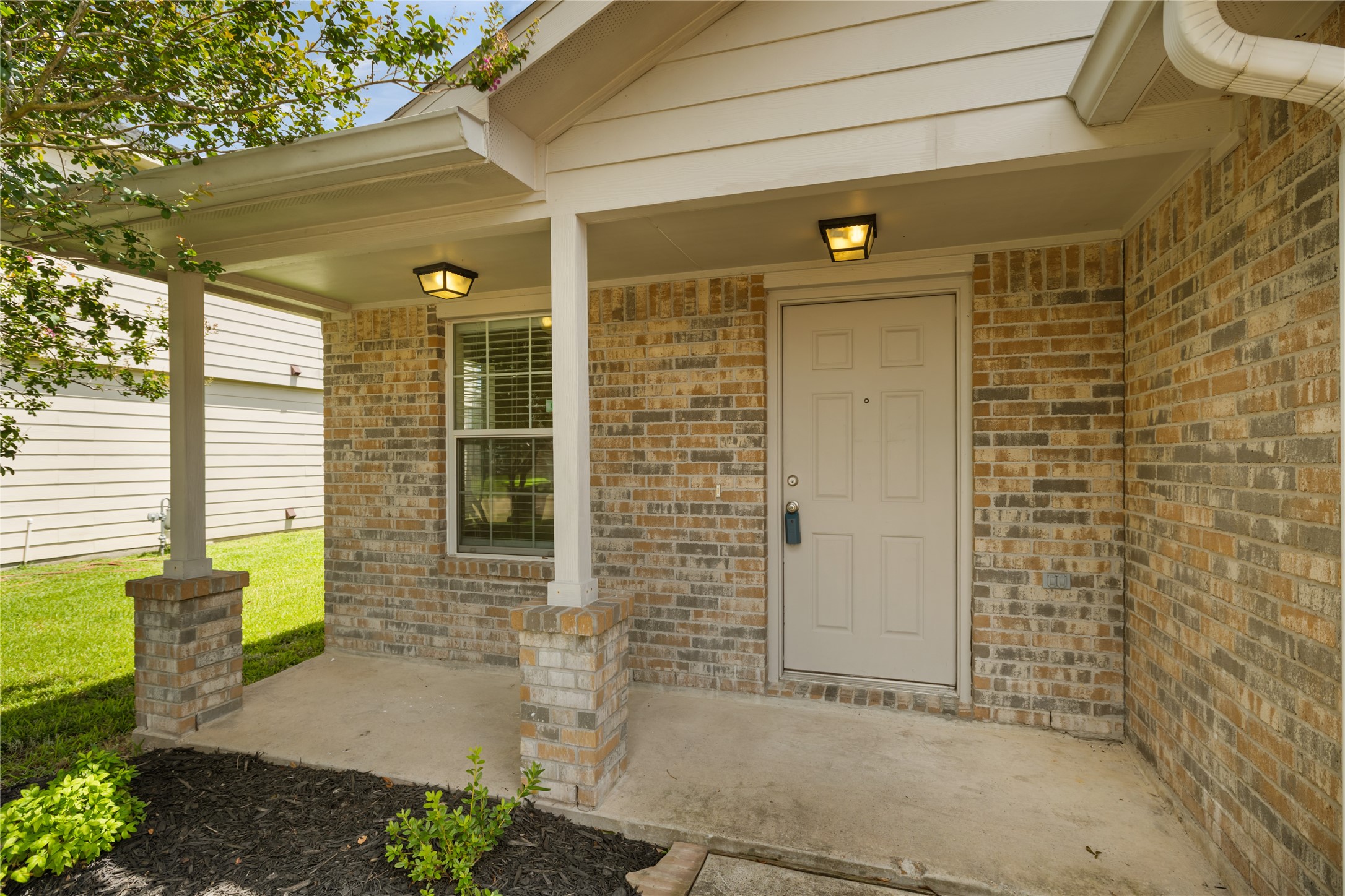 22031 Silverfield Park Lane Property Photo 3