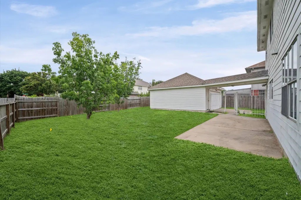 9366 Corner Oaks Lane Property Photo 32