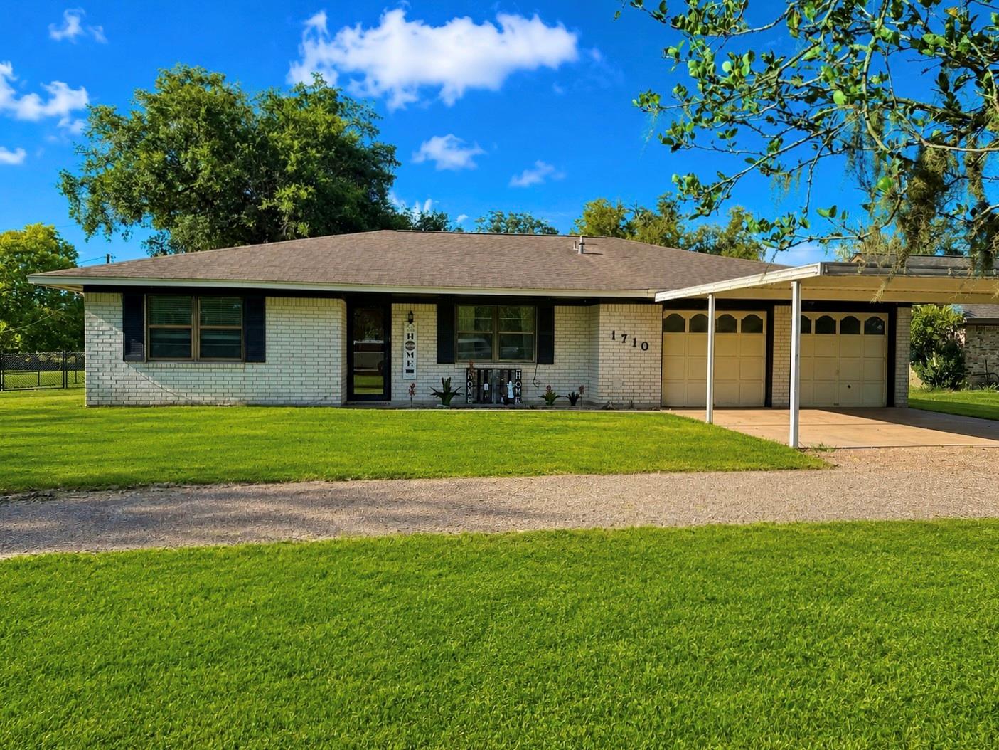 1710 North Road, Lake Jackson Tx 77566 Property Photo 1