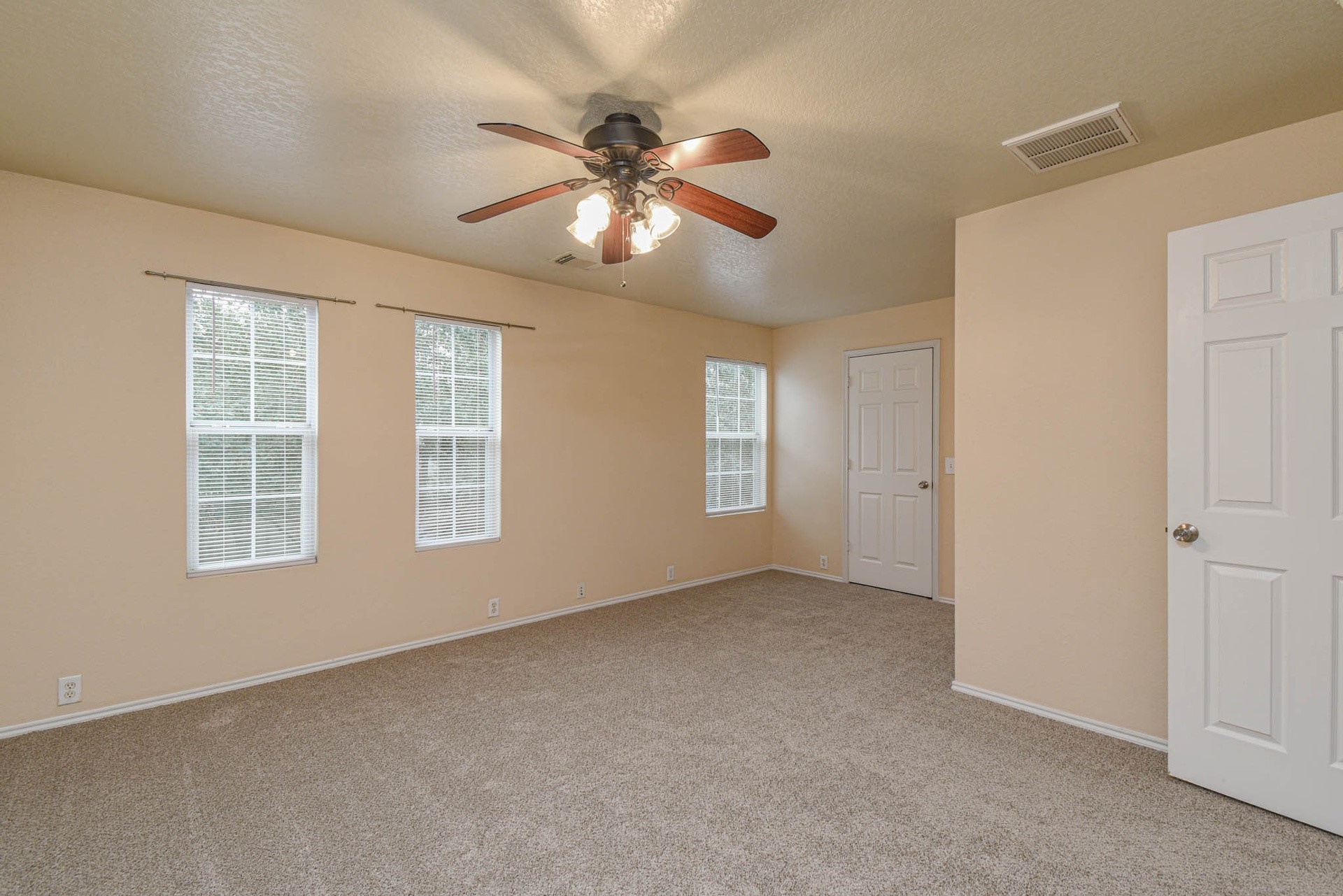 29704 Sullivan Oaks Drive Property Photo 13