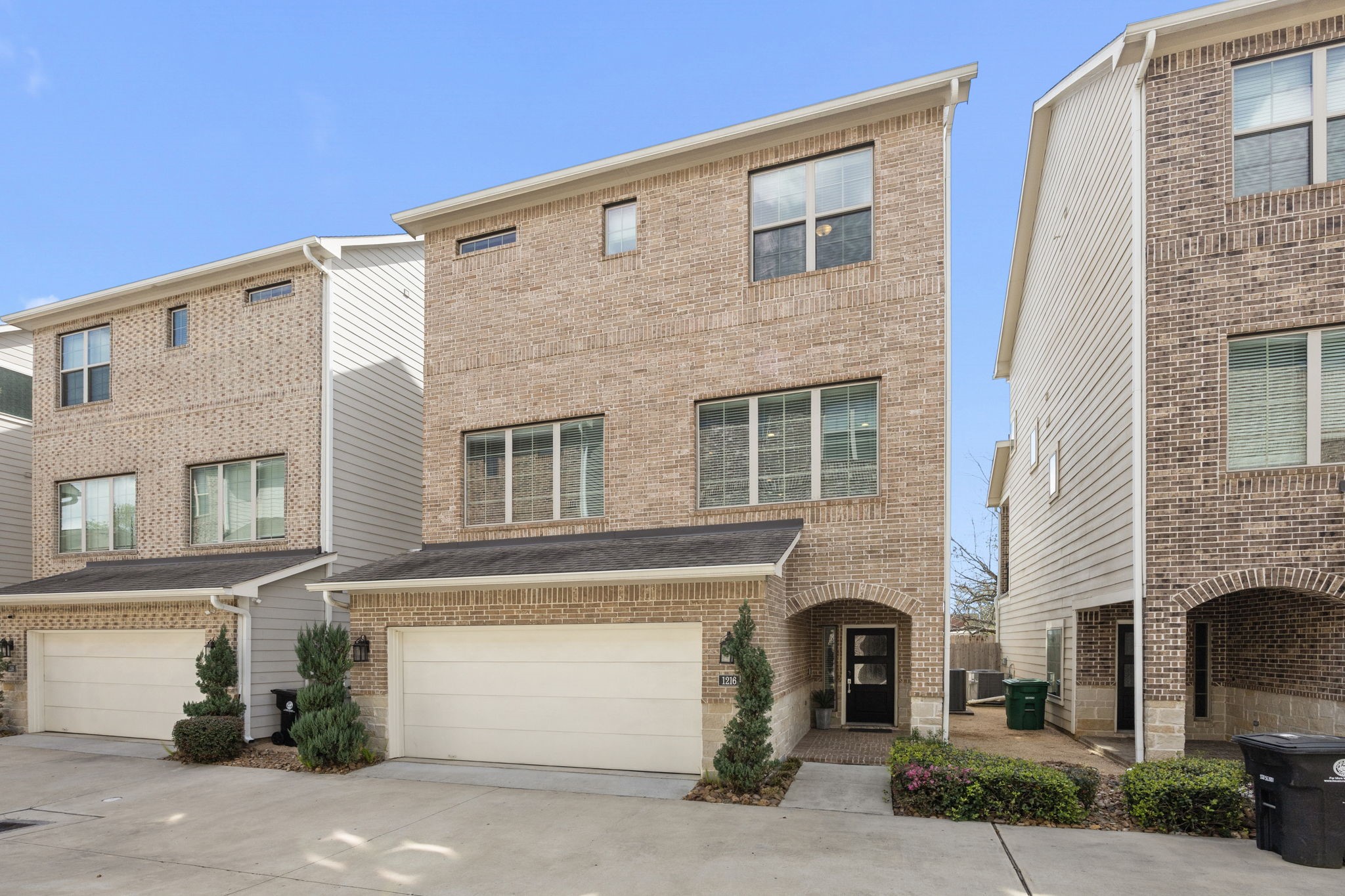1216 Murrayhill Drive Property Photo 1