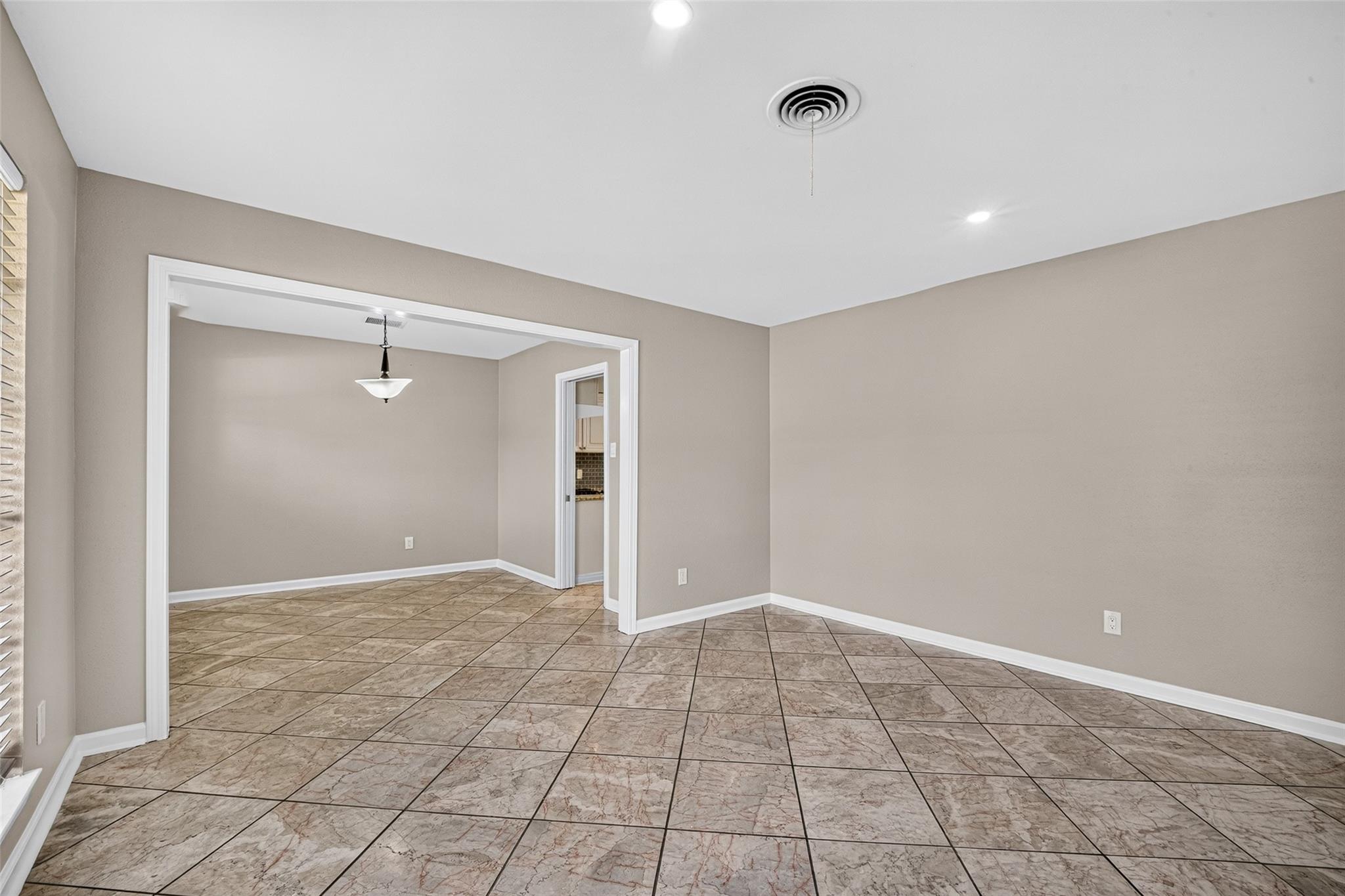 6038 Cartagena Street, Houston Tx 77035 Property Photo 11