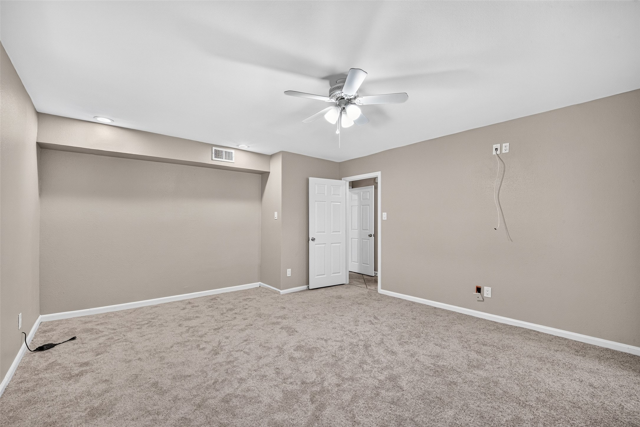 6038 Cartagena Street Property Photo 43