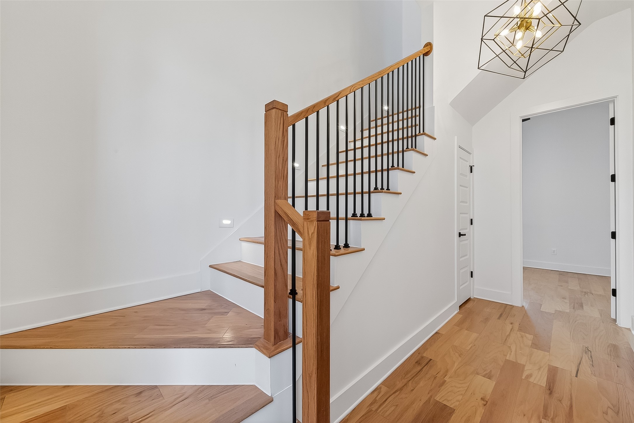 1936 Laverne Street Property Photo 4