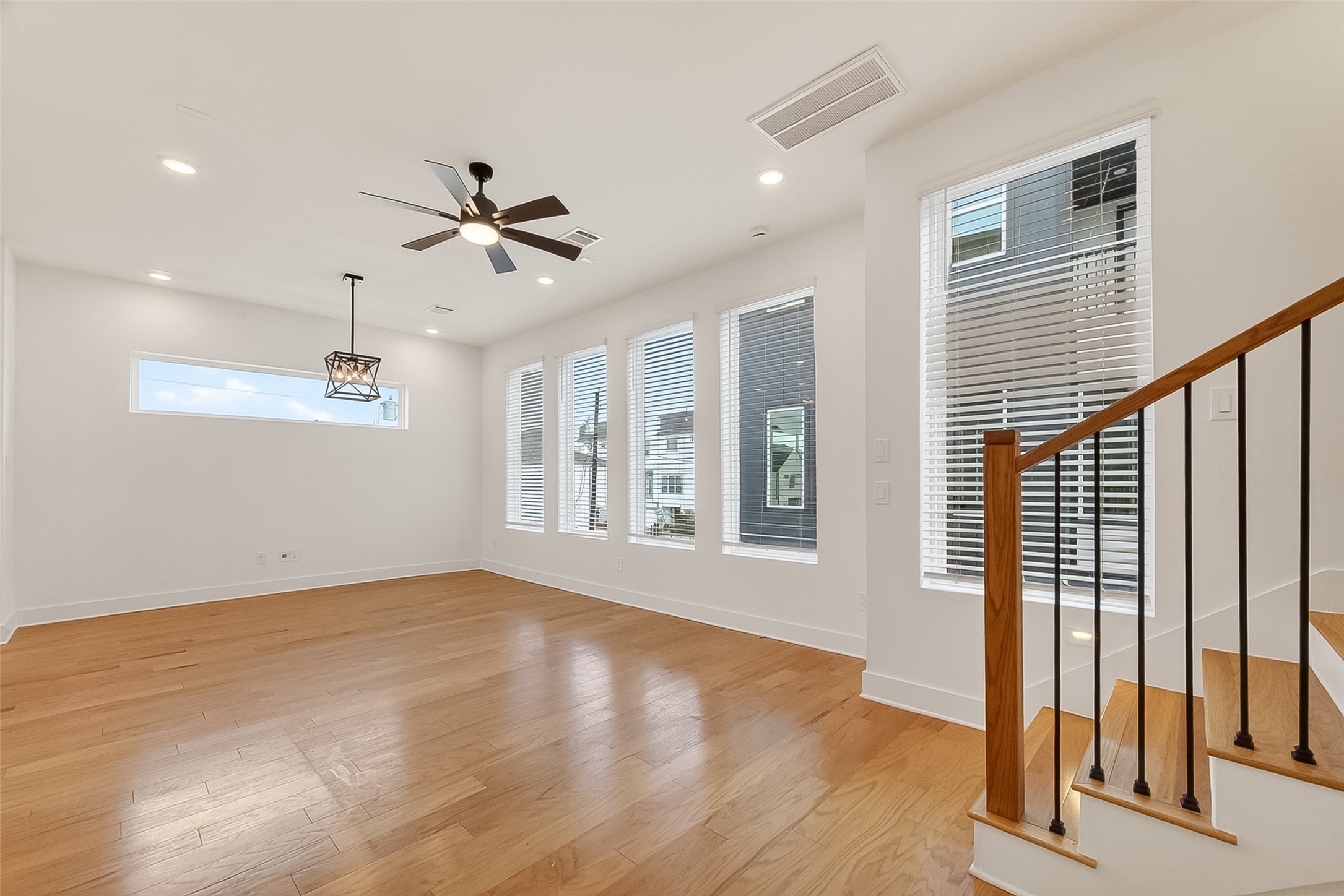 1936 Laverne Street Property Photo 6